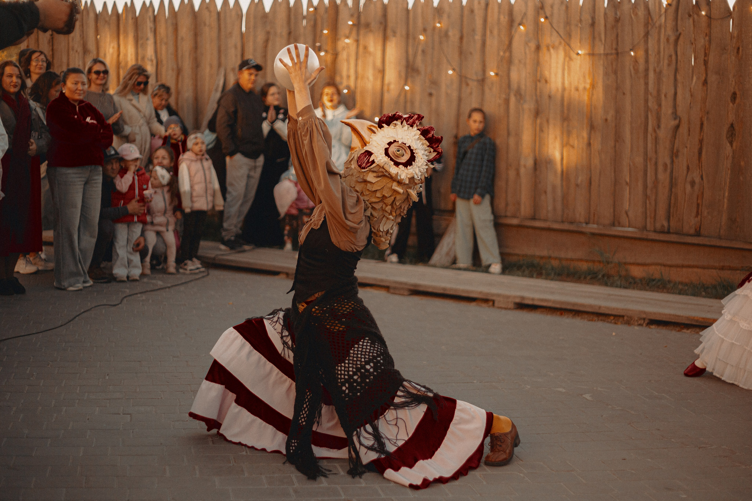 Спектакль «Куриное кабаре» от Свободного молодежного театра | Тобольск. Арт-фотограф Крис Л. в Тобольске: портрет, семейные, свадьбы