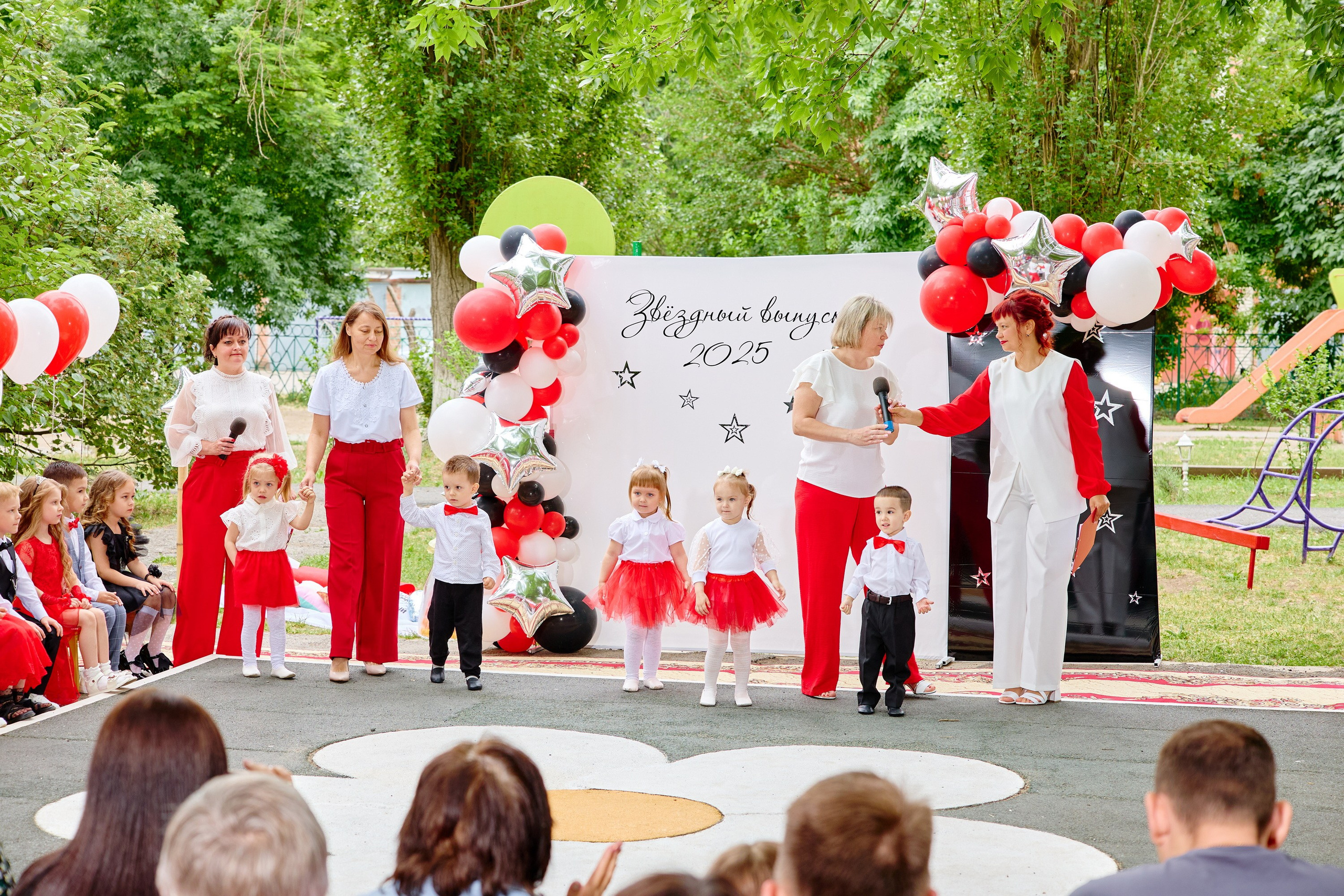 Выпускной 45 сад. Фотограф Выпускные альбомы Таганрог Сергей Коробченко