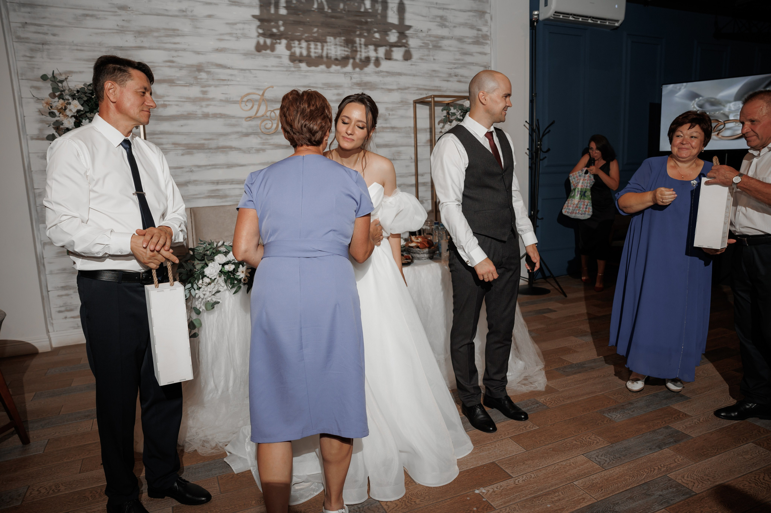 Полина и Дмитрий, загородный клуб «Барин», ЗАГС в г. Пушкино. Свадебный и репортажный фотограф (Москва, Королев и другие)