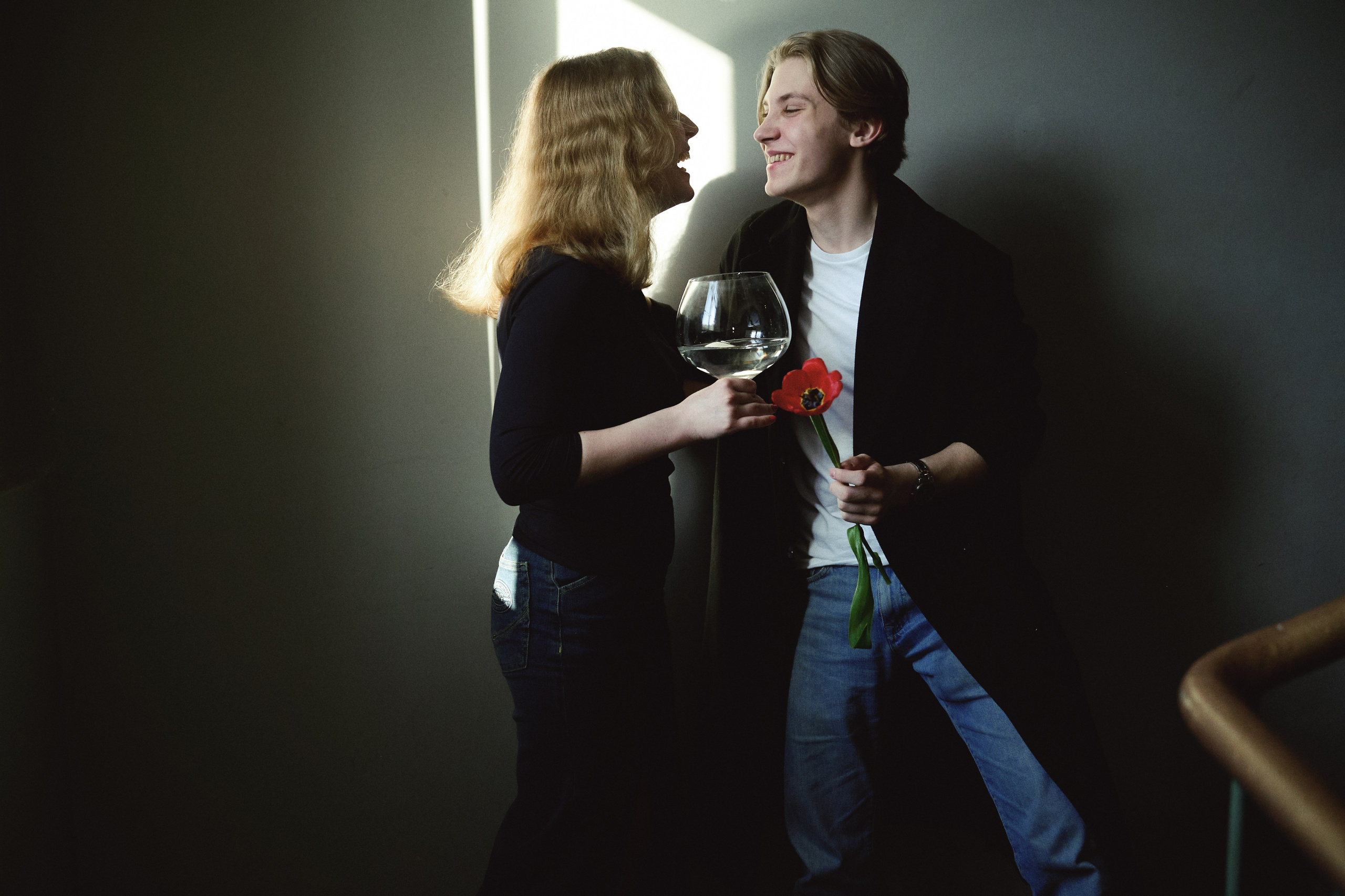 День рождения в Питерской парадной. May the numbers guide us