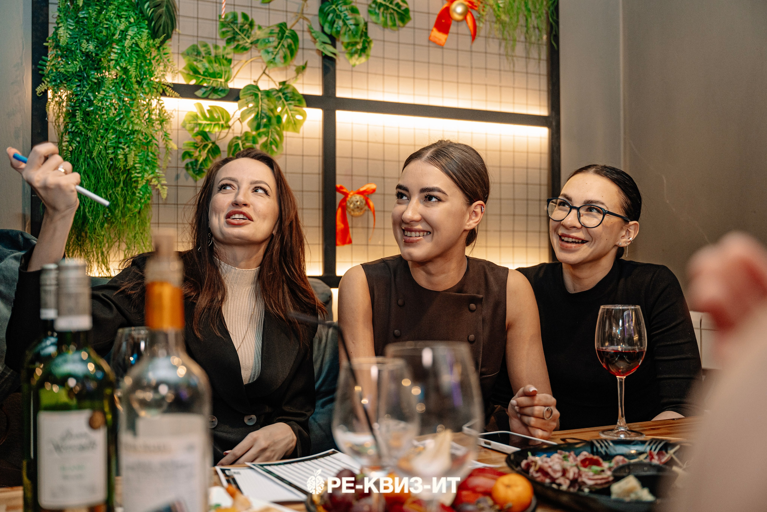 Реквизит — квиз в Зеленодольске и Волжске ZR cafe. Свадебный фотограф в Казани, и Зеленодольске Радик Мухаметов