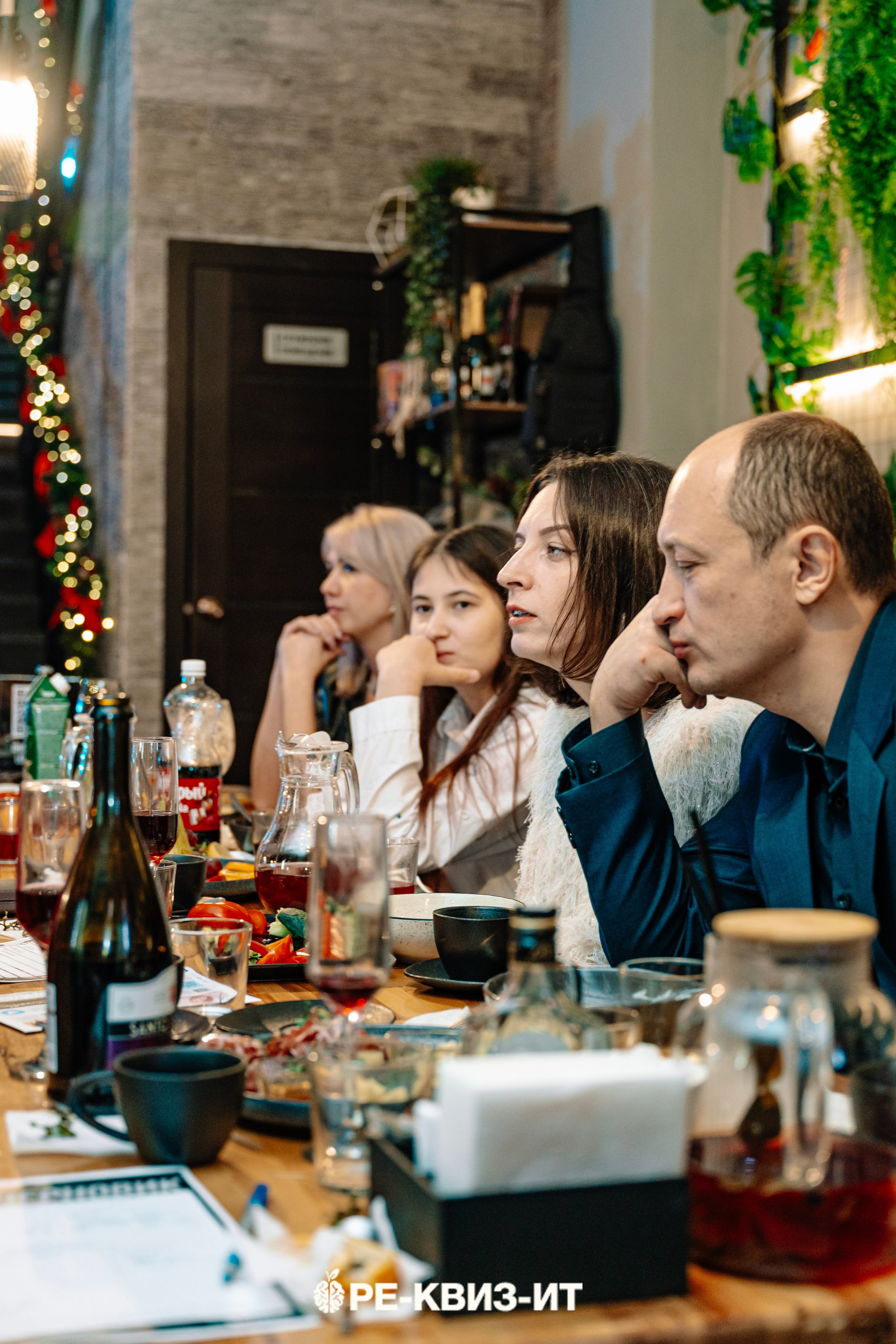 Реквизит — квиз в Зеленодольске и Волжске ZR cafe. Свадебный фотограф в Казани, и Зеленодольске Радик Мухаметов