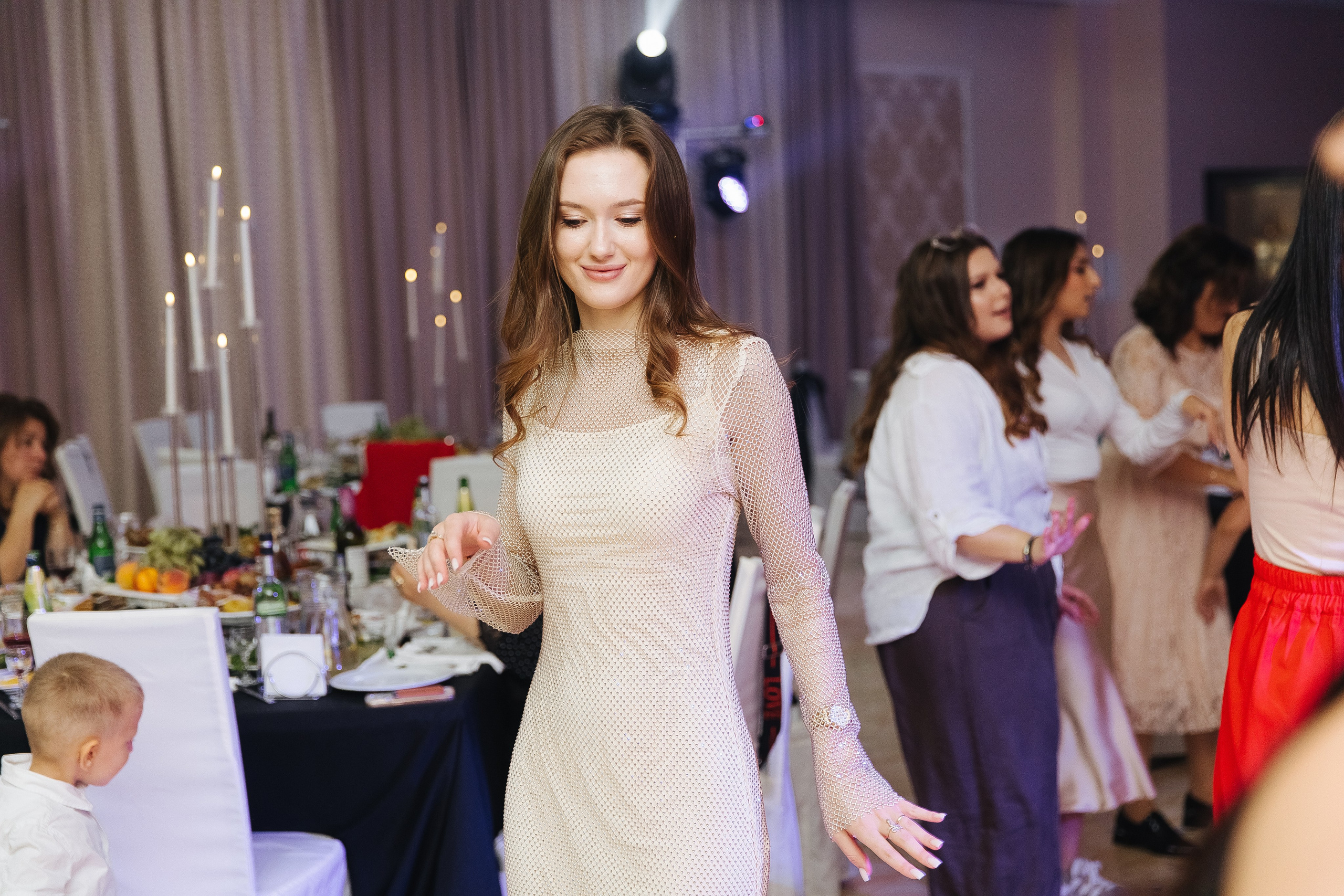 Ани и Назели. 35&5 День рождения, «Янтарь». Фотограф в Красноярске Надежда Воскресенская