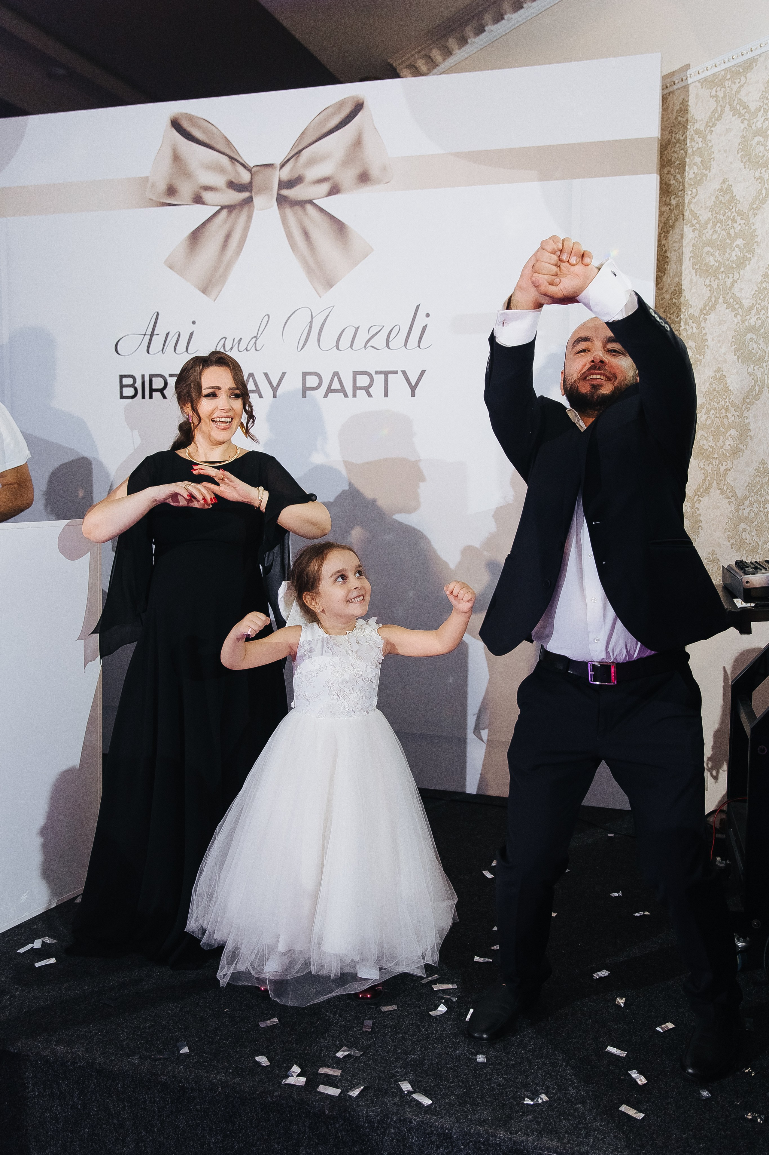 Ани и Назели. 35&5 День рождения, «Янтарь». Фотограф в Красноярске Надежда Воскресенская