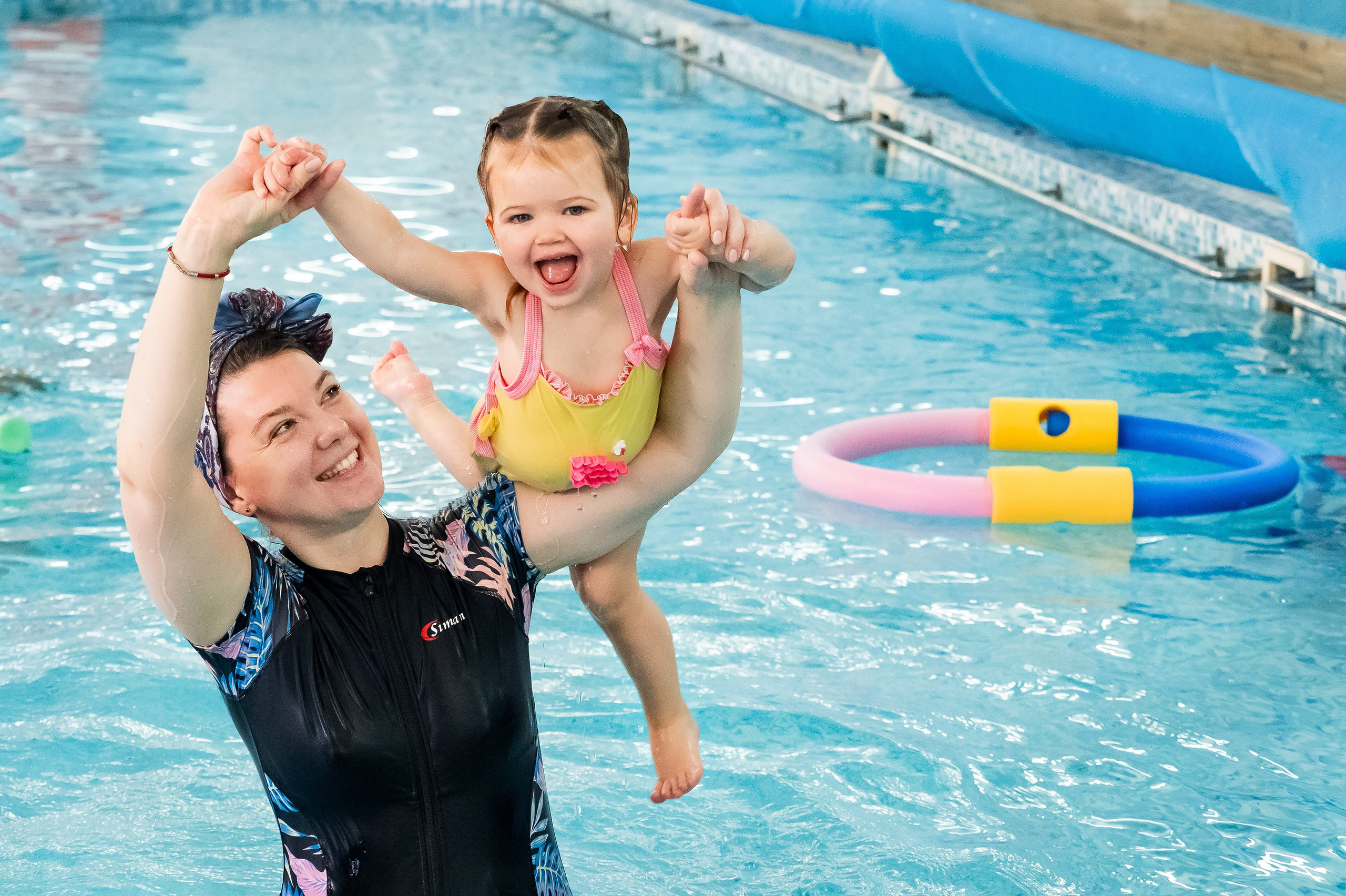 Грудничковое плавание. Репортажный, семейный и детский фотограф в Пензе и Заречном Арина Ермилова. Картины барельеф на заказ