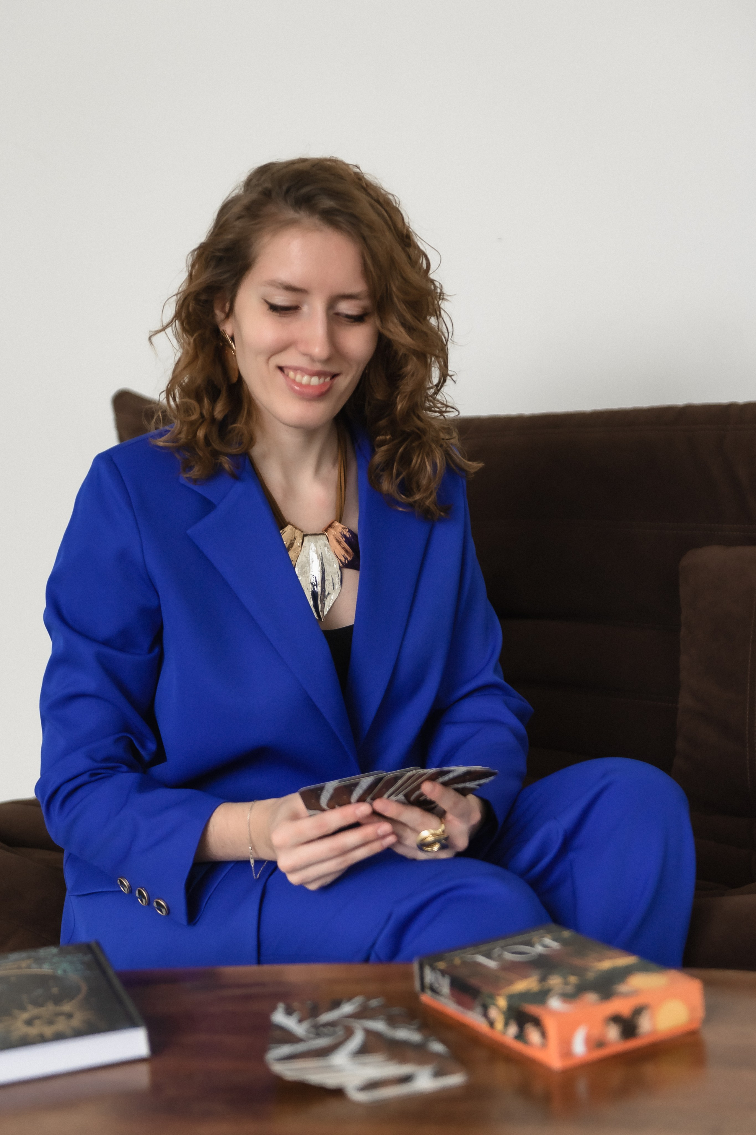 Портрет в светлом зале. КОНТЕНТ |БРЕНД фотограф Санкт-Петербург — Жанна Олтаржевская