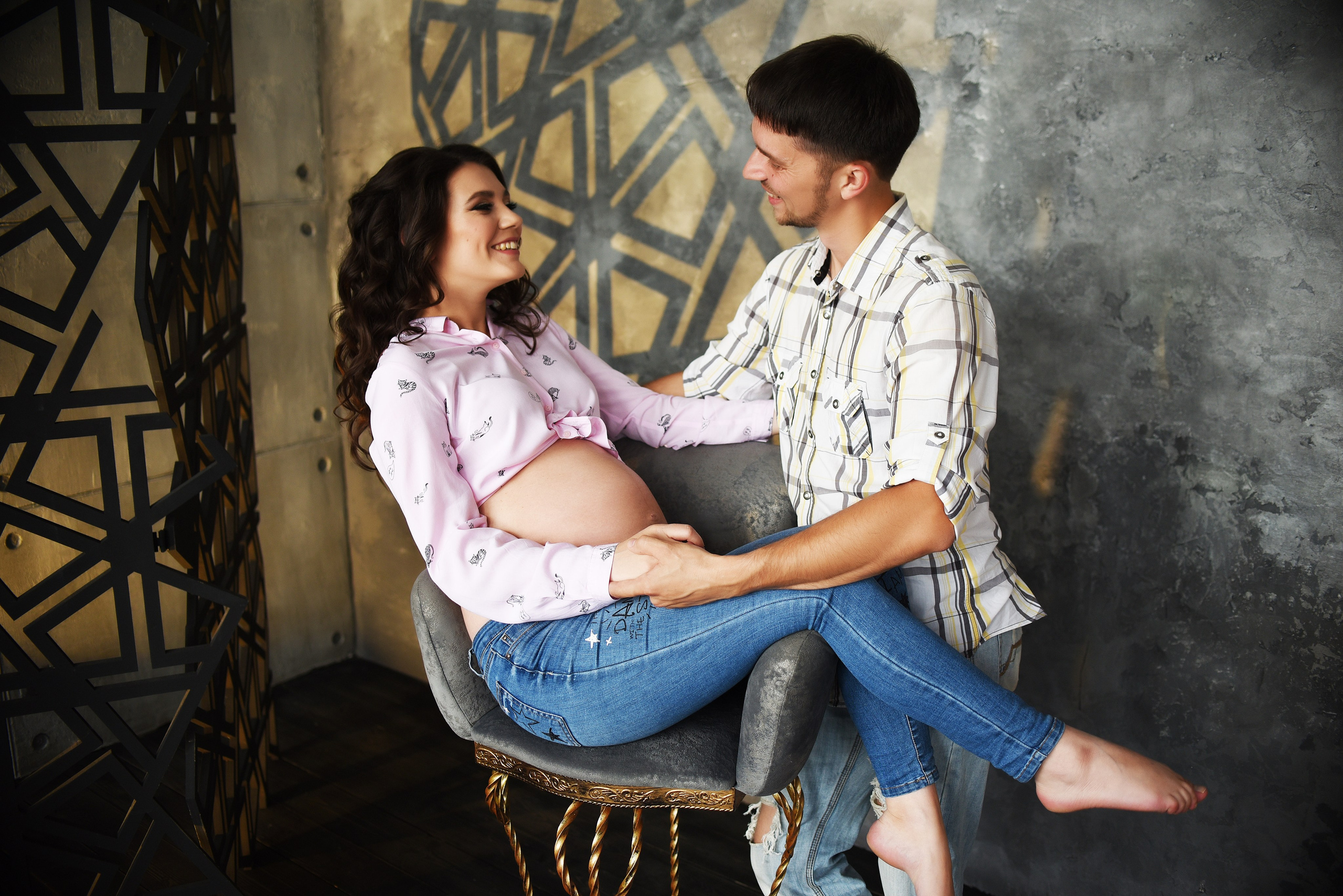 Фотосессия беременности студийная съемка. Свадебный, семейный, детский, контент фотограф в Омске Максим Ильин