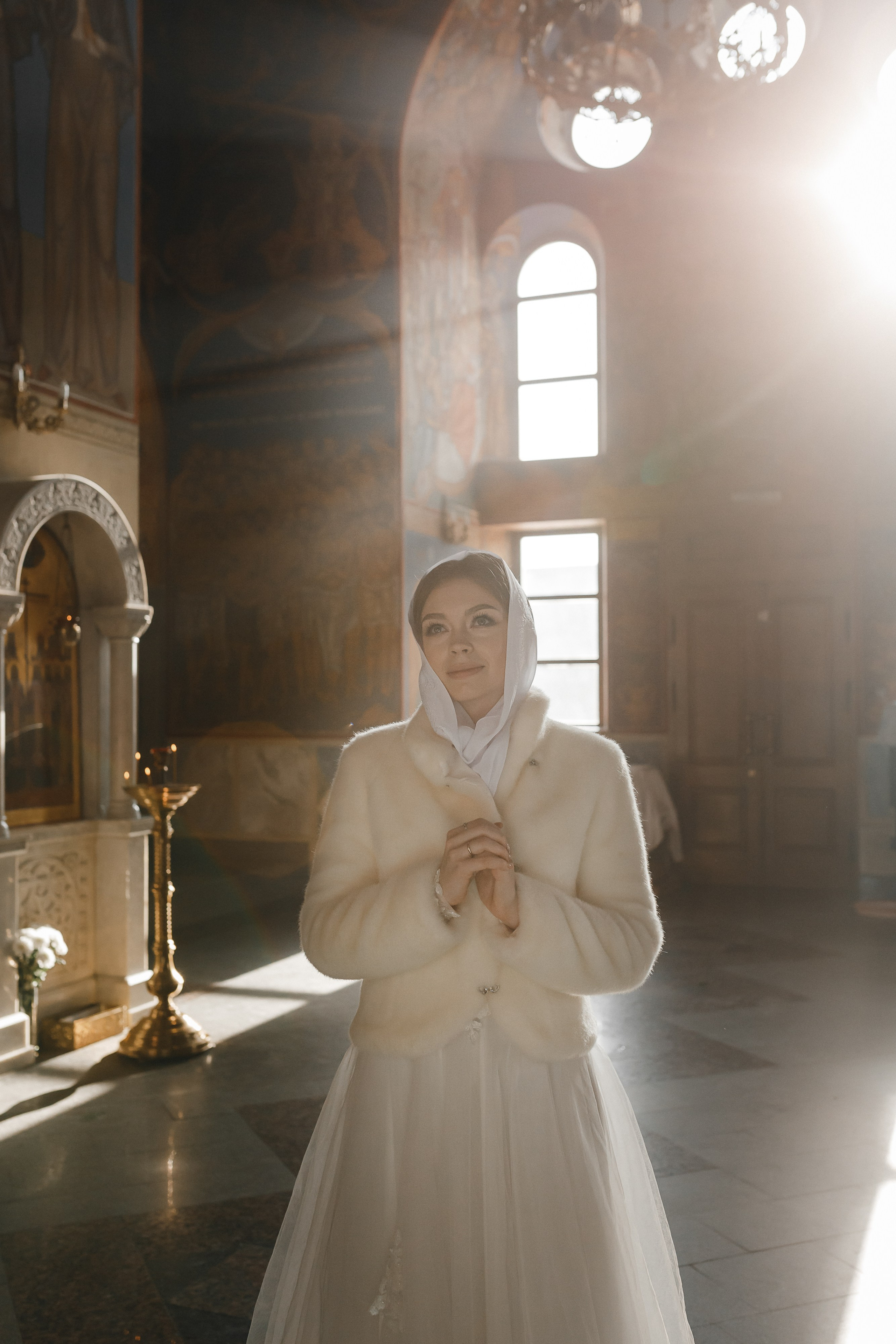 Профессиональный фотограф на таинство венчания в Москве и Московской области. Свадебный фотограф в Москве Мария Крош