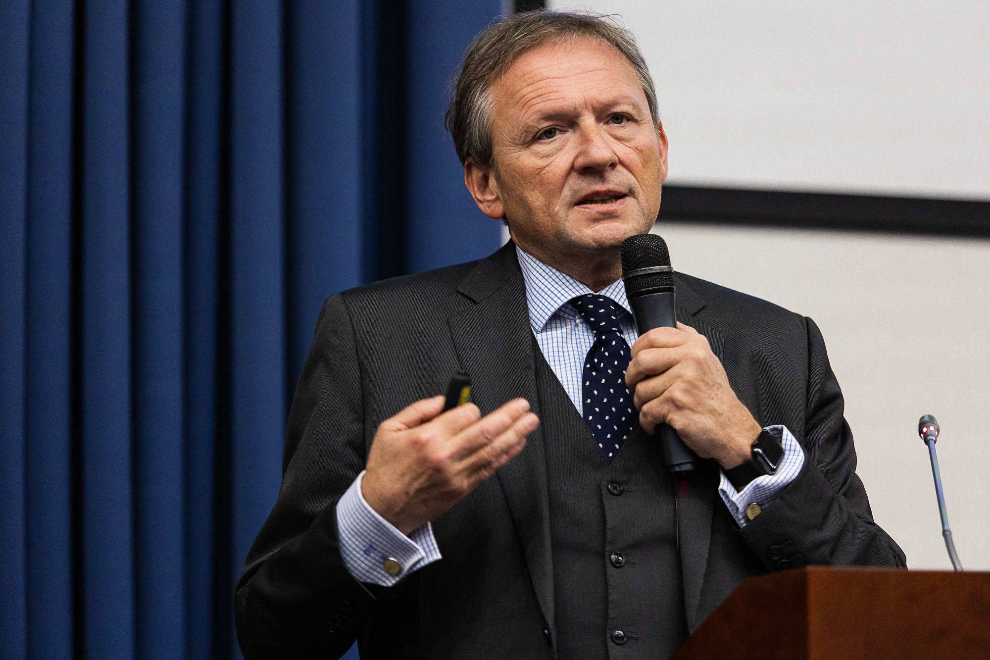 Коммерческий фотограф