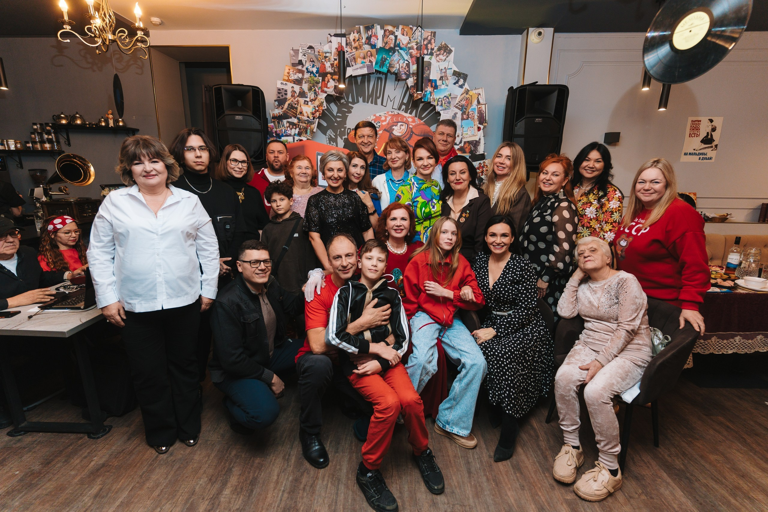 Юбилей в стиле СССР в ресторане «Маяковский» — репортажная фотосъёмка мероприятия в Уфе