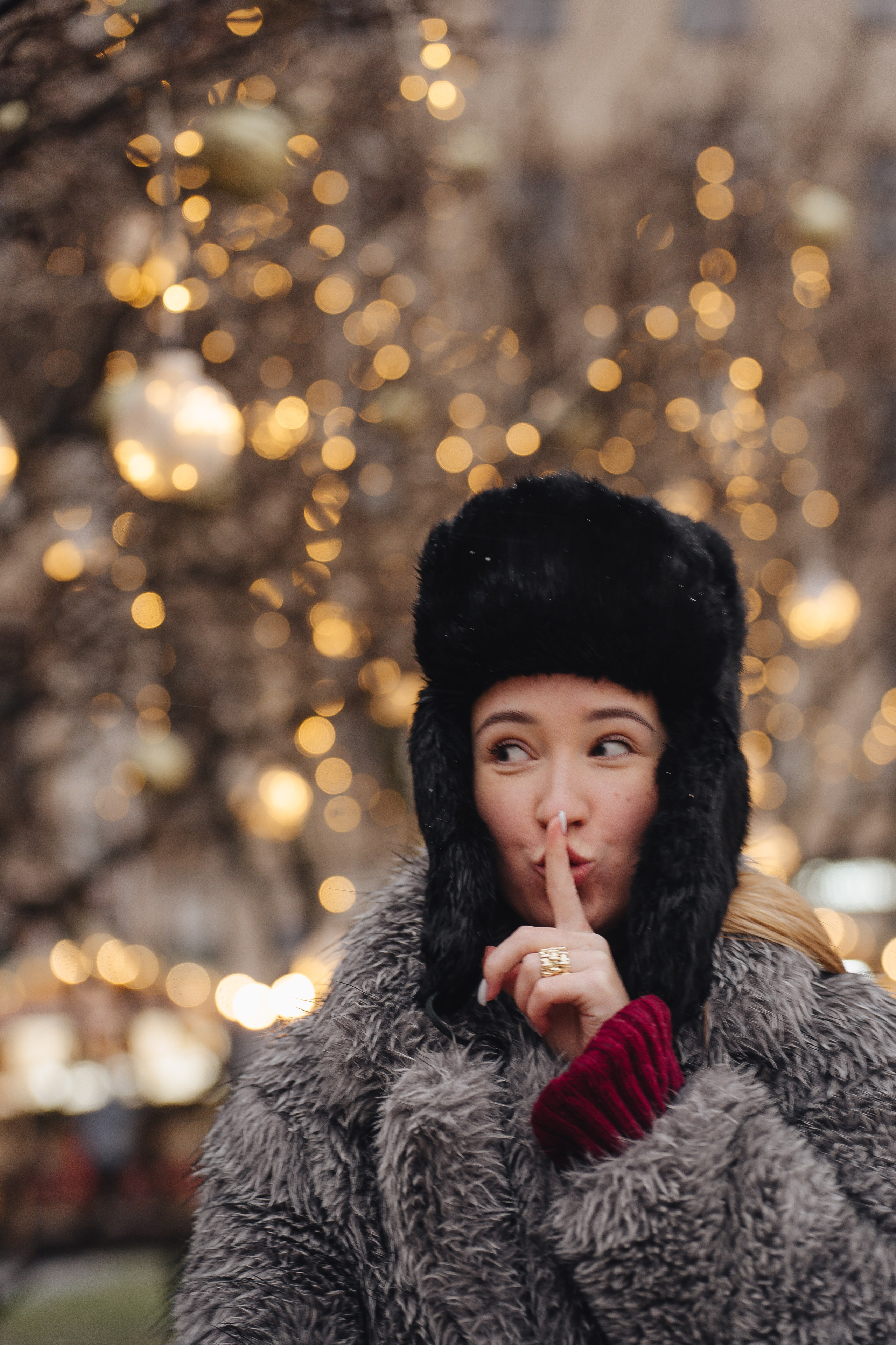 ПРОГУЛКА НА МАНЕЖНОЙ ПЛОЩАДИ ДЛЯ ДЕВУШКИ ПЕРЕД НОВЫМ ГОДОМ (НОВОГОДНЯЯ ФОТОСЕССИИЯ НА МАНЕЖНОЙ ПЛОЩАДИ). Профессиональный фотограф, Санкт-Петербург — Виктория Богомолова
