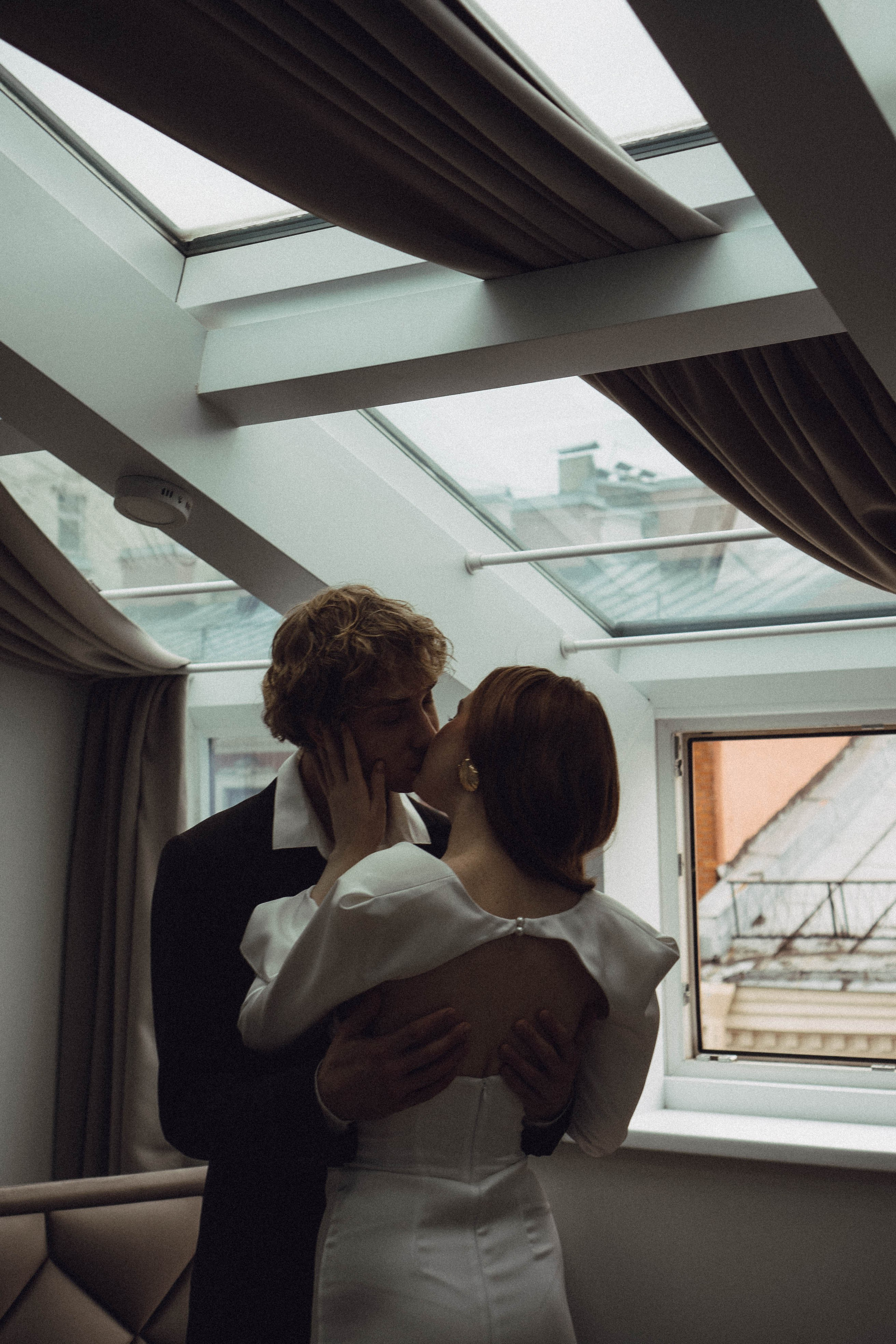 СВАДЕБНАЯ СЬЕМКА В ОТЕЛЕ. СБОРЫ ЖЕНИХА И НЕВЕСТЫ И ТАКЖЕ ТОР И ПОДГОТОВКА К ПРОГУЛКЕ. Профессиональный фотограф, Санкт-Петербург — Виктория Богомолова