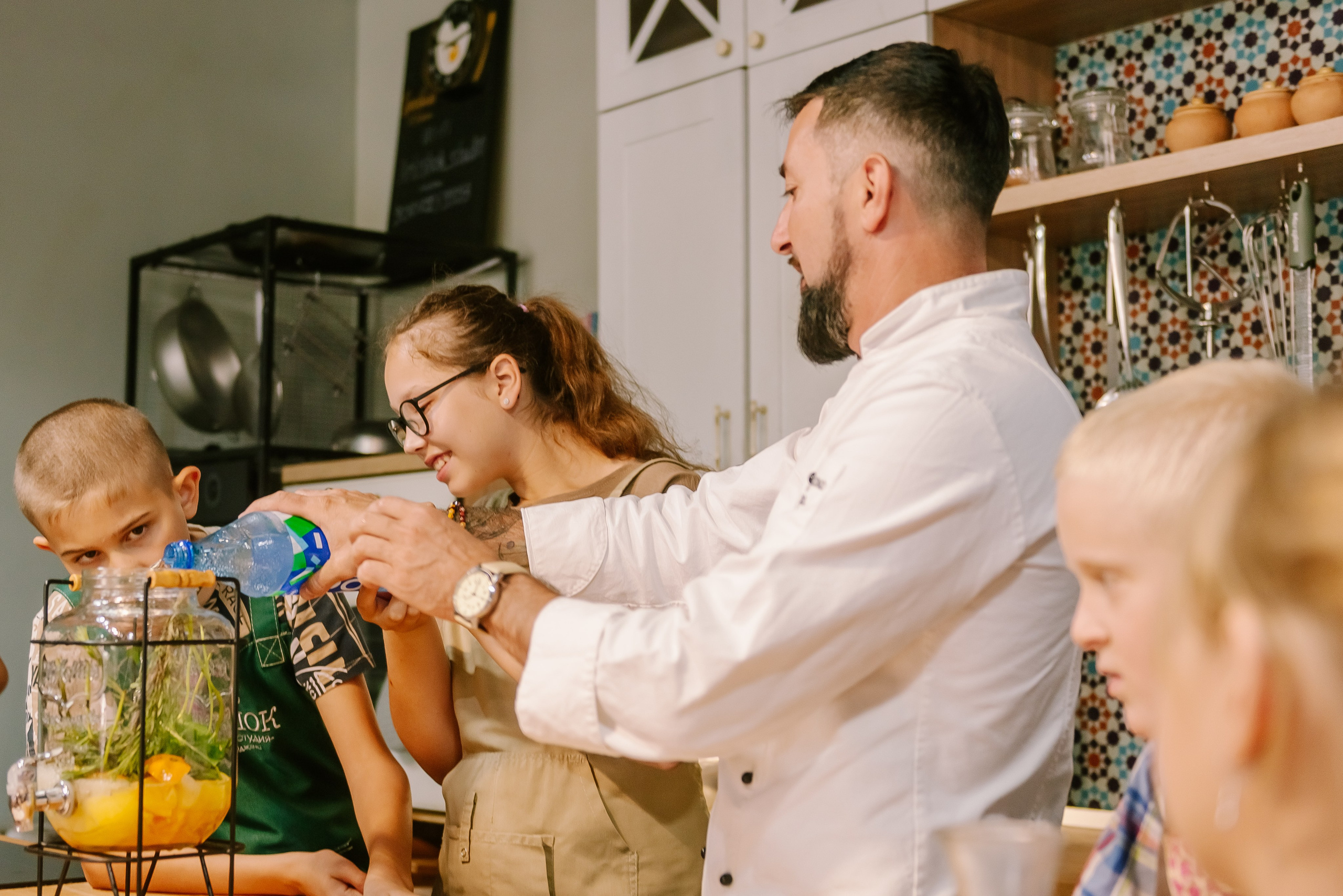 Инклюзивная кухня добра в Артишок 30. 07.35. Детский фотограф, семейный фотограф и репортажи в Кемерово