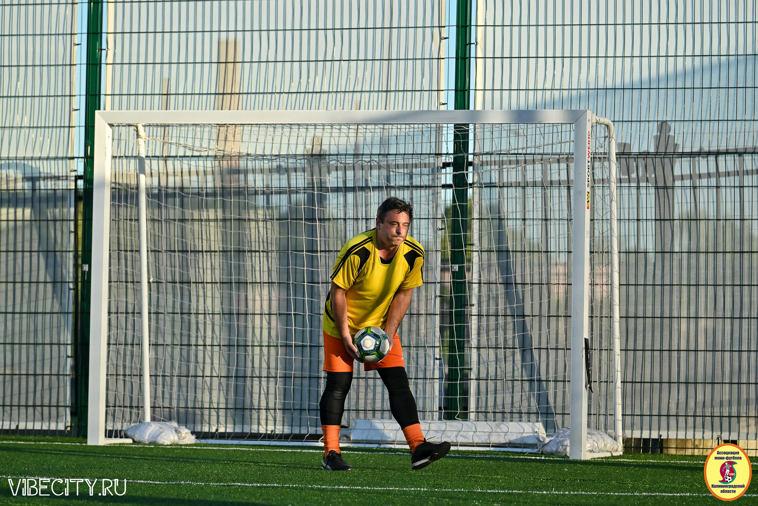 ИГРЫ МИНИ-ФУТБОЛЬНОЙ И КОРПОРАТИВНОЙ ЛИГИ. VIBECITY.RU Вайб Сити Ру Фоторепортажи Фотоотчеты Калининград