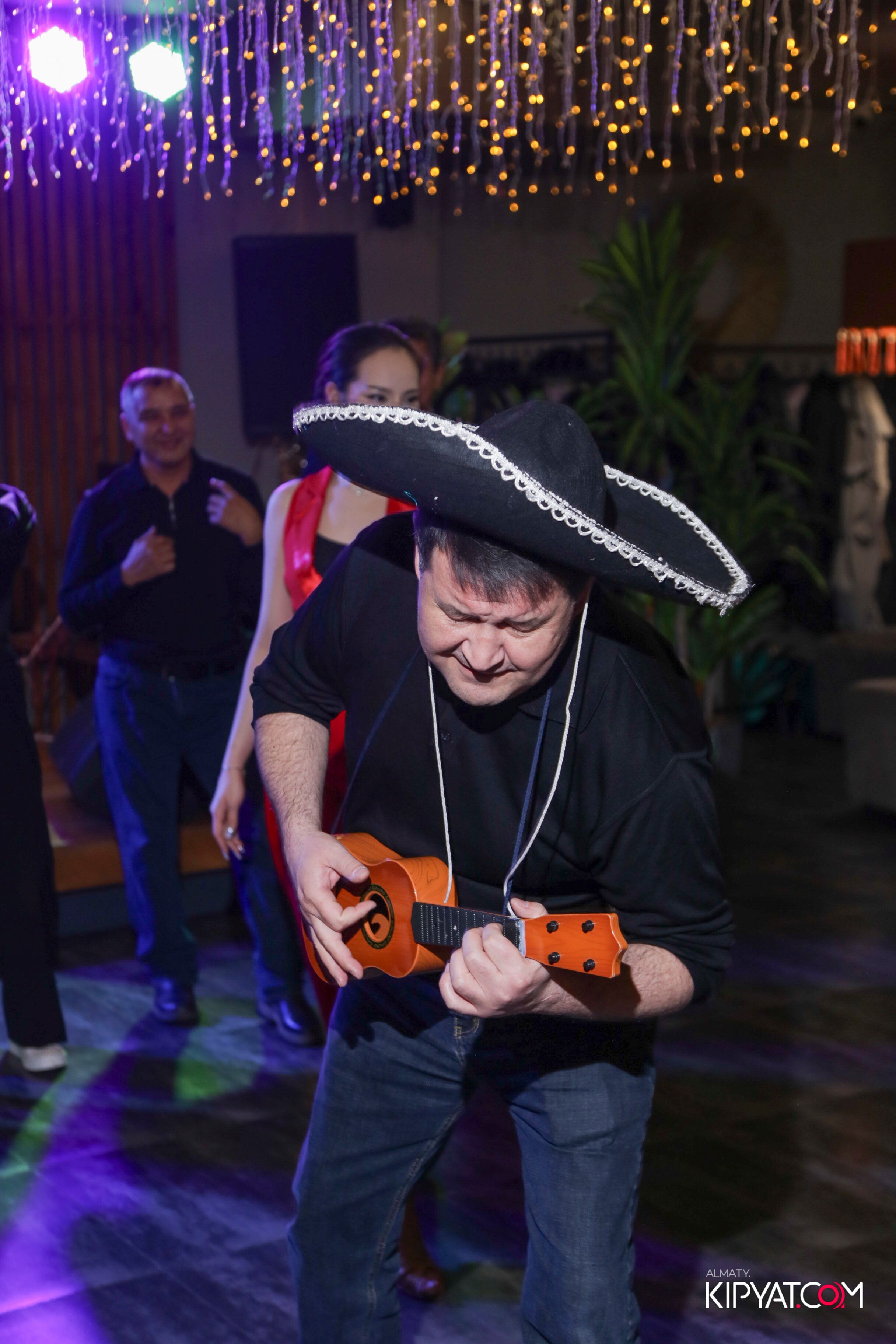 LIFE GRILL CAFE. КИПЯТКОМ АЛМАТЫ! Фотосъемка мероприятий в Алматы