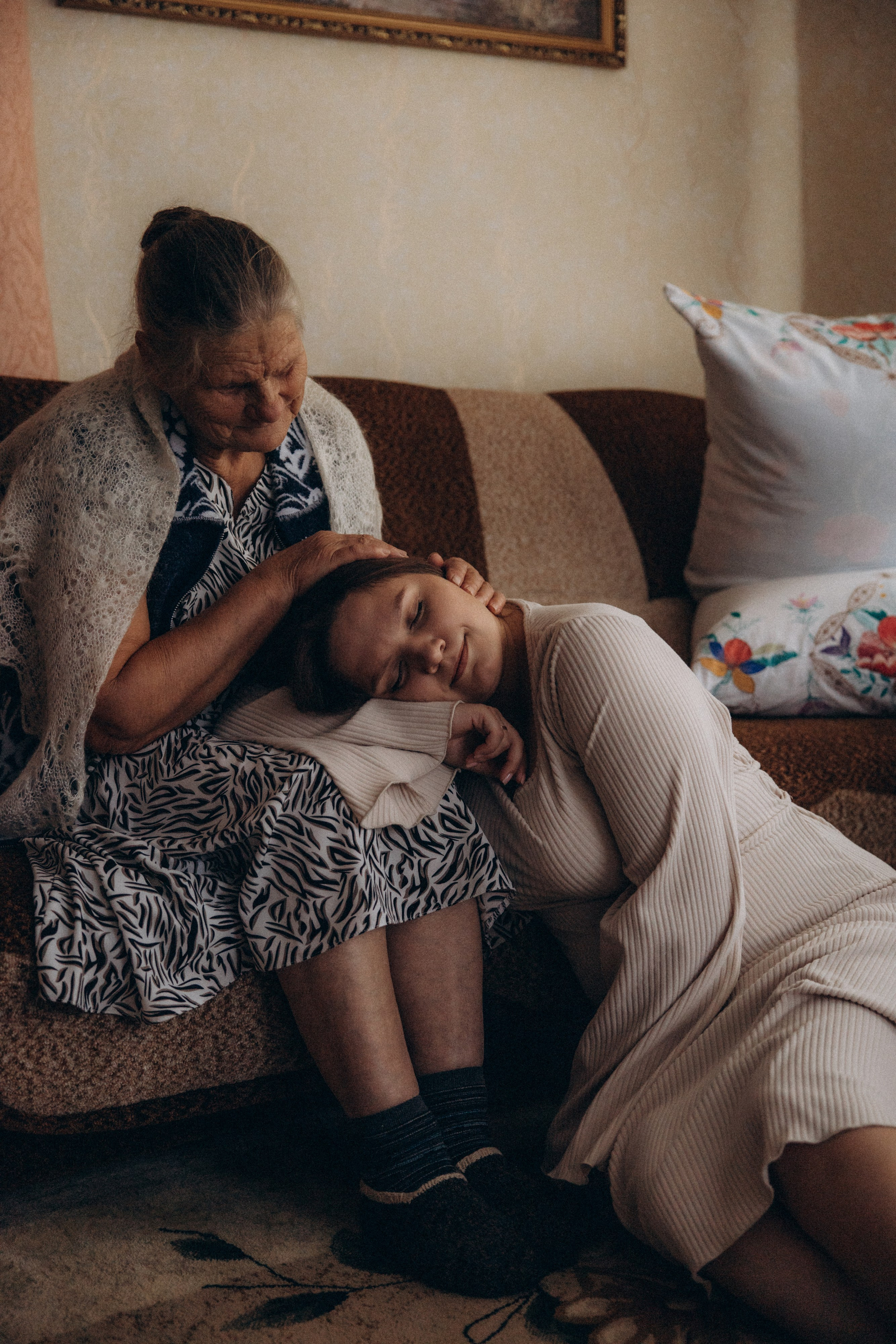 Аня и бабушка. Семейный фотограф Губкин/Старый Оскол