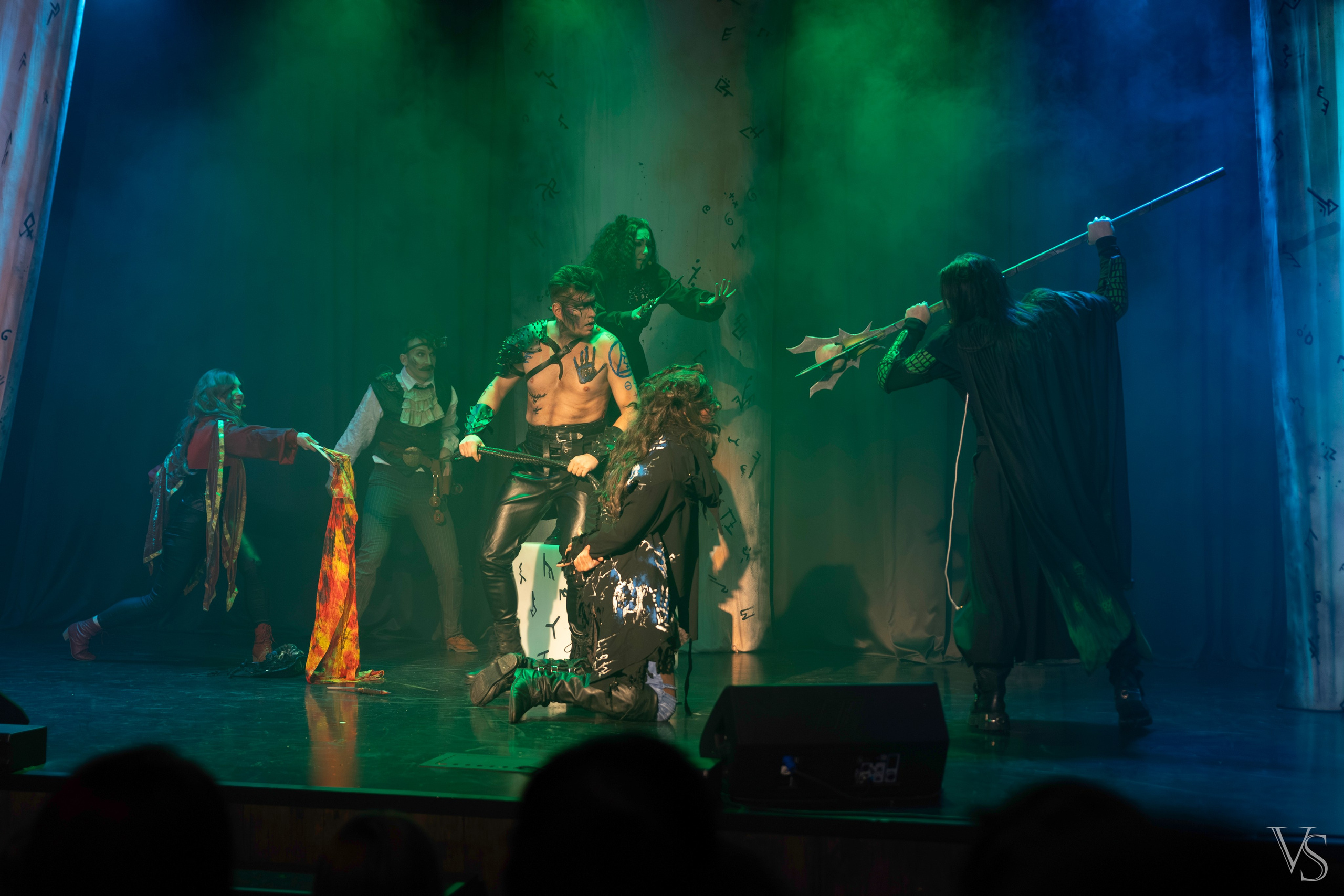 Книга стихий 25.01. Фотограф Виктор Степанов