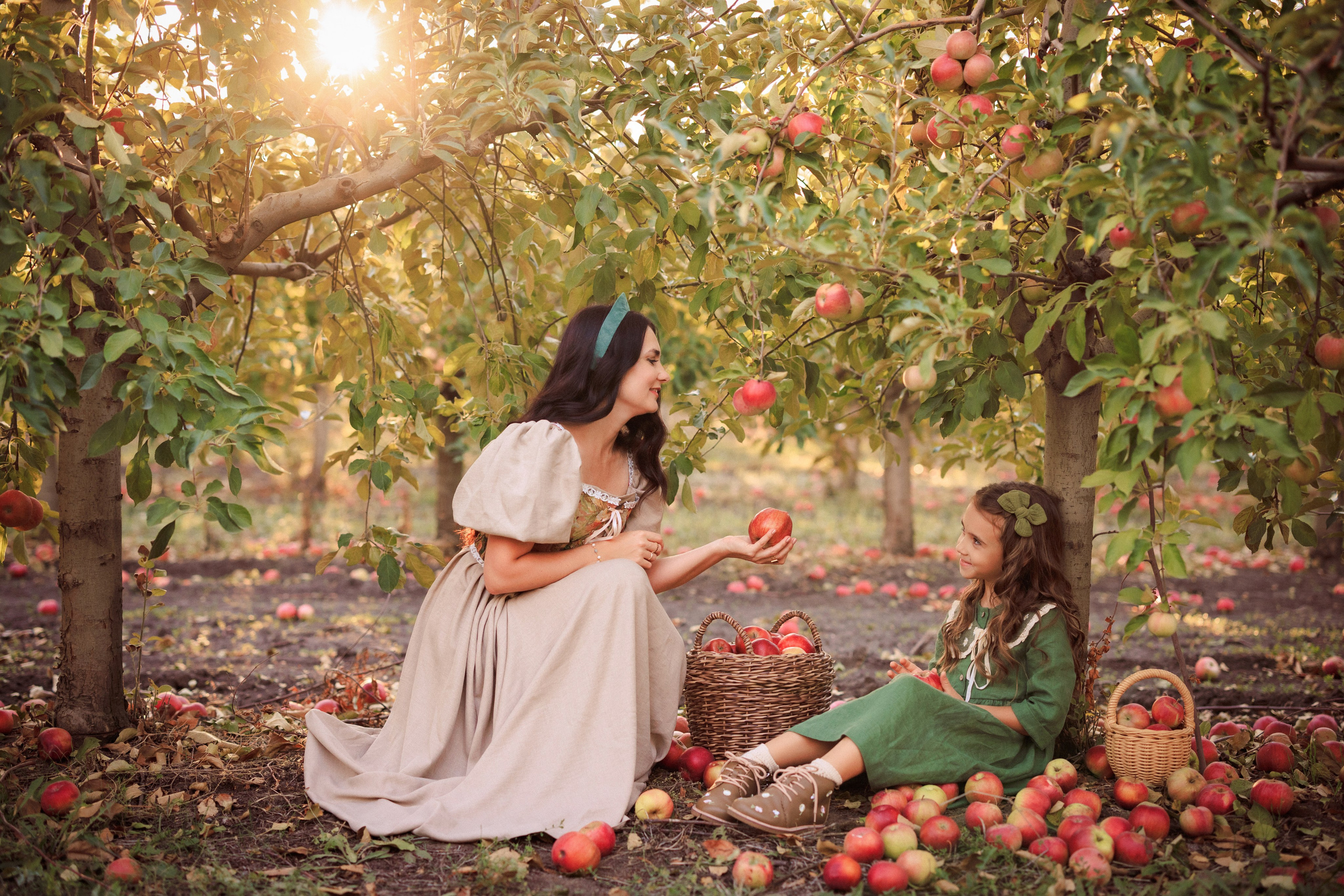 Семейная фотосессия в Яблоневом саду. Семейный и детский фотограф в Краснодаре Анна Трашкова