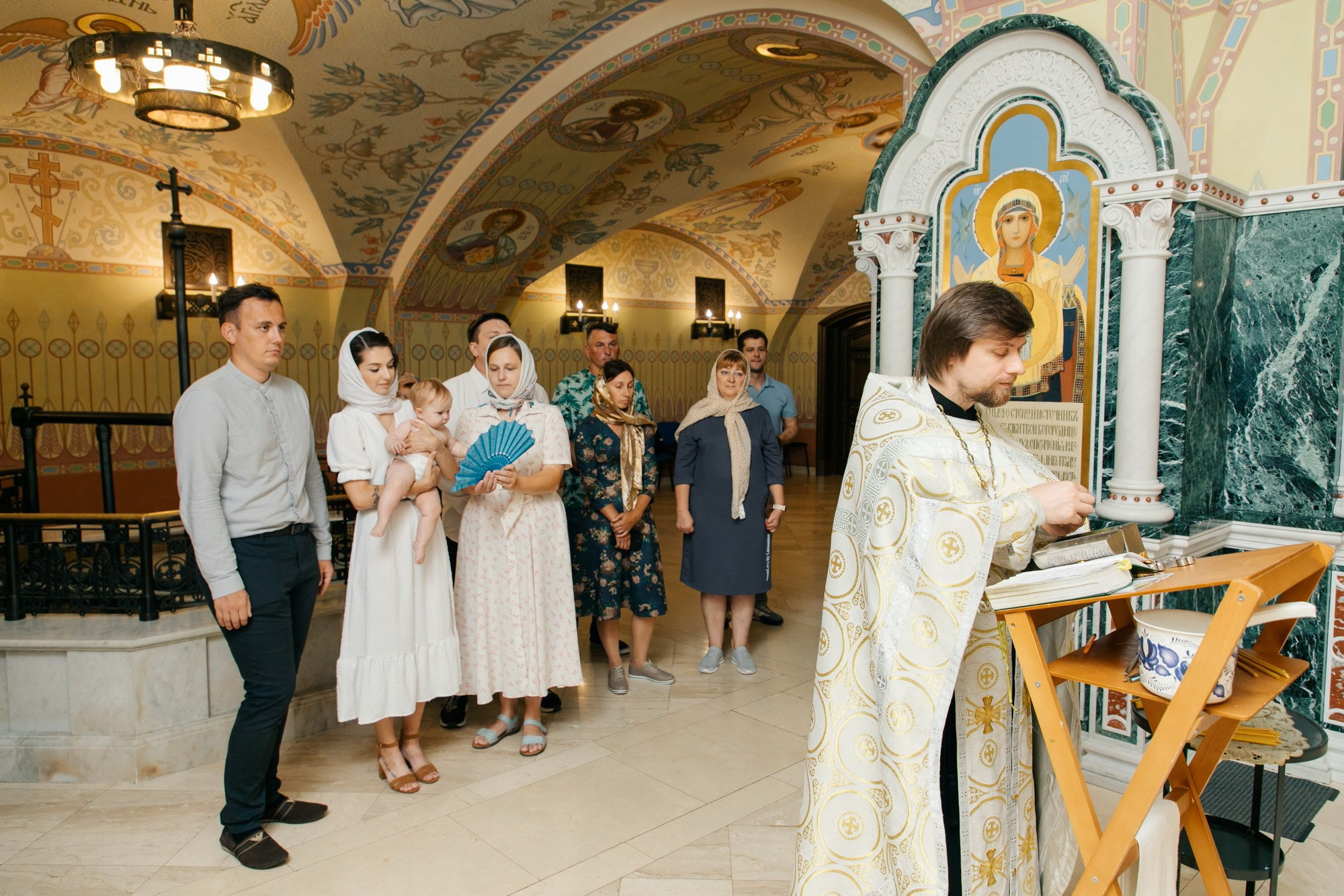 Крещение малышки в Никольском Морском соборе, г. Кронштадт, лучшие храмы для крещения, где крестить в спб, как записаться на крещение, сколько стоит крещение питре, как покреститься спб, фотограф на крещение
