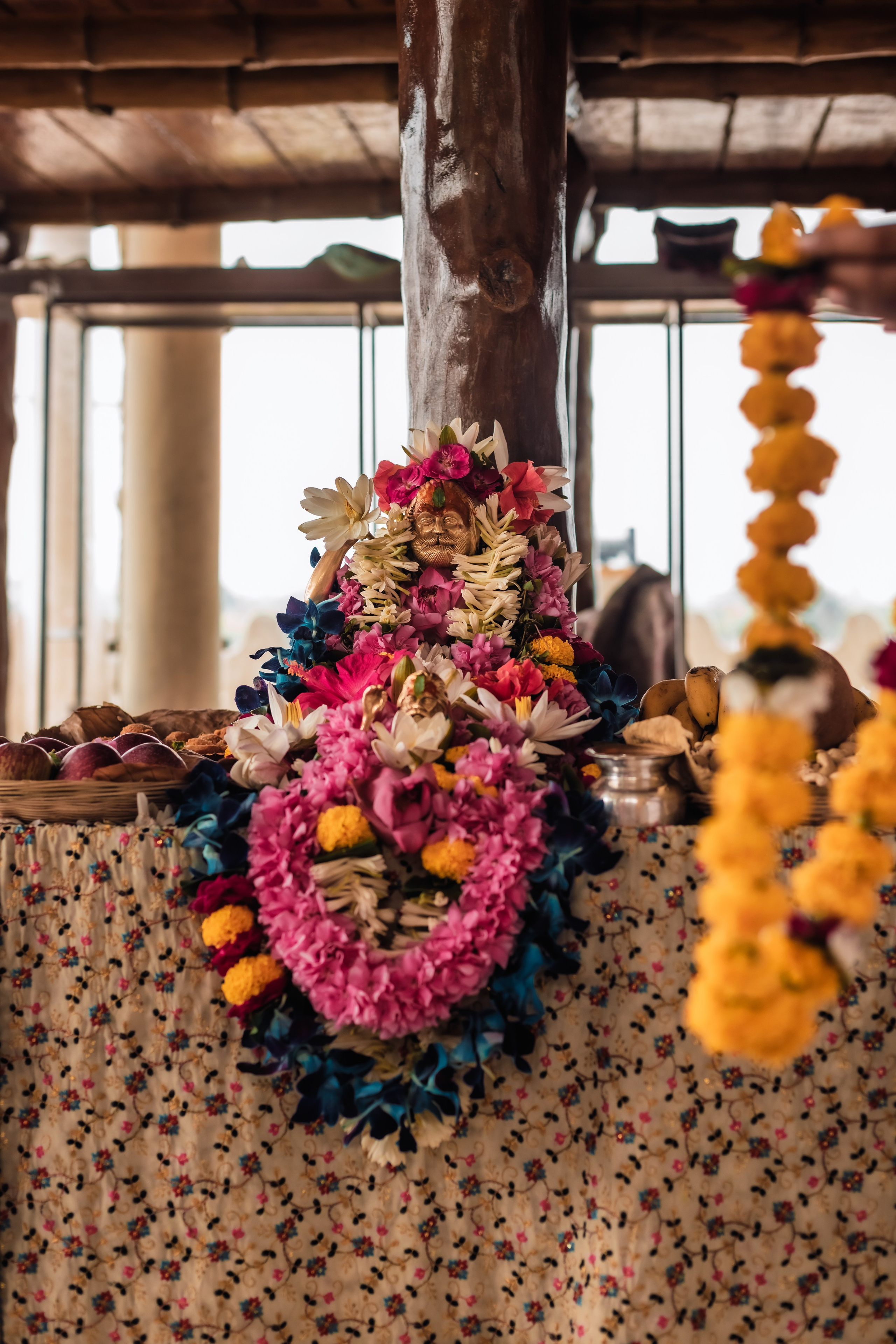 Abhisheka Devraha Baba on Sri Devdas ji maharaj bd. Mariam Bagdasaryan
