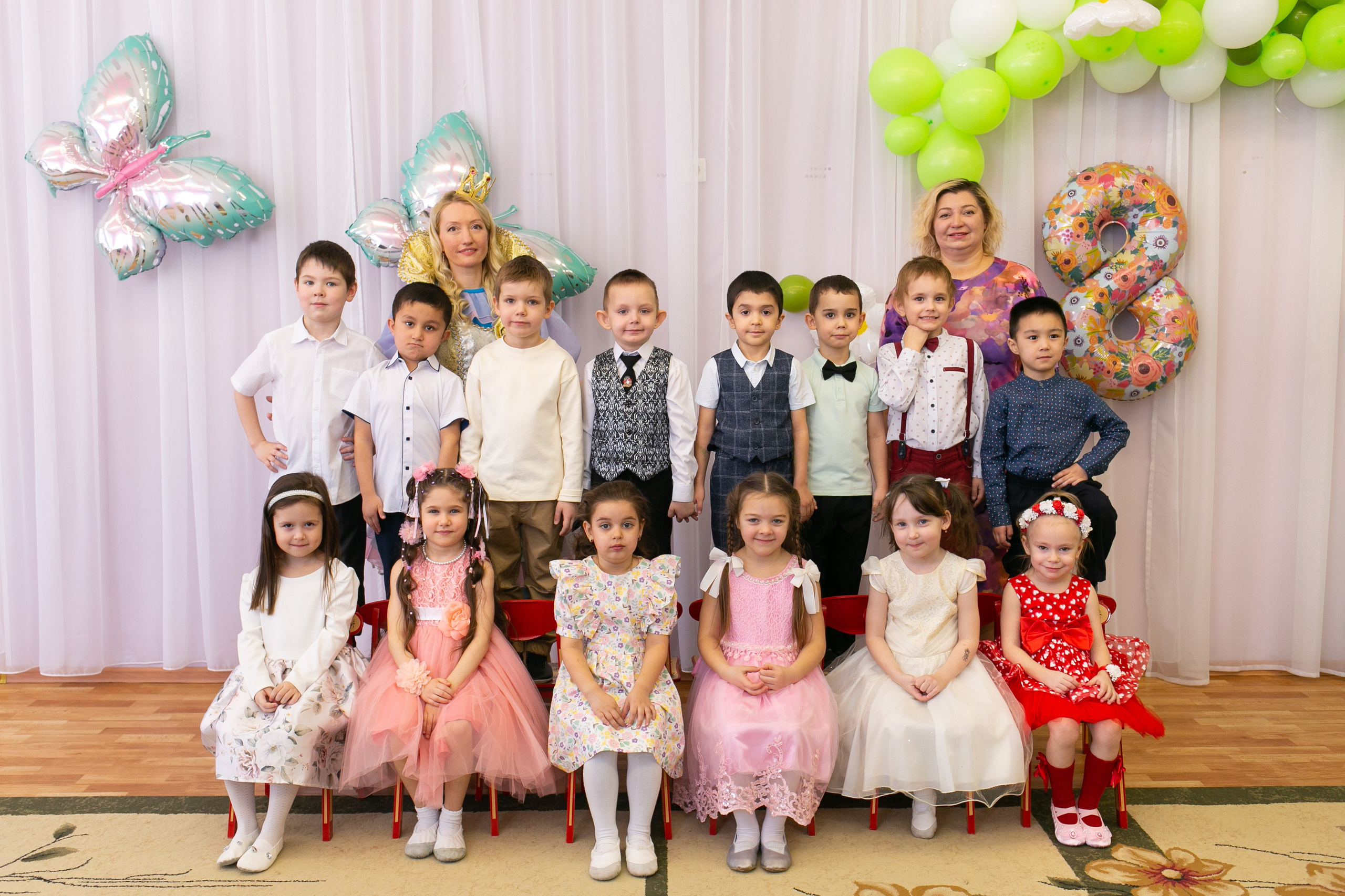 Выпускные и Утренники. Фотограф новорожденных и семейный фотограф НСО г. Бердск Марина Львова