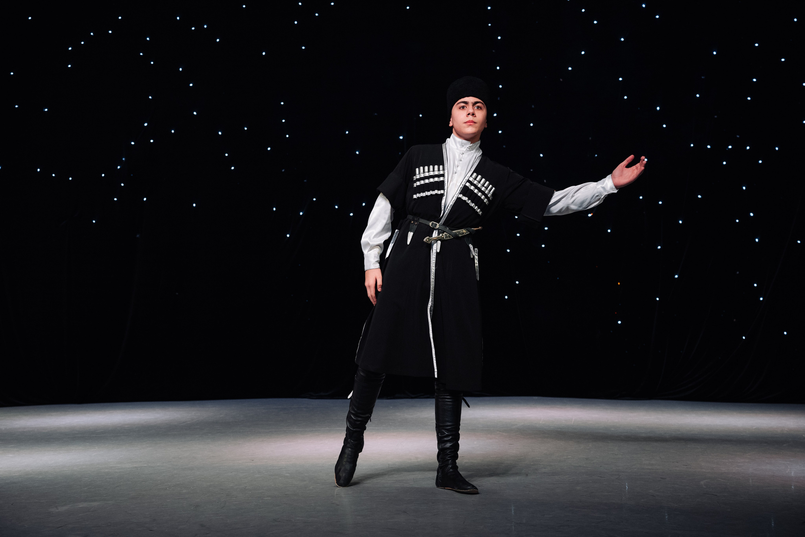 Благотворительный концерт в помощь Артему Сардаряну. Фотограф Артем Севостьянов. Профессиональная фотосъемка в Ногинске, Москве, Московской области и за границей