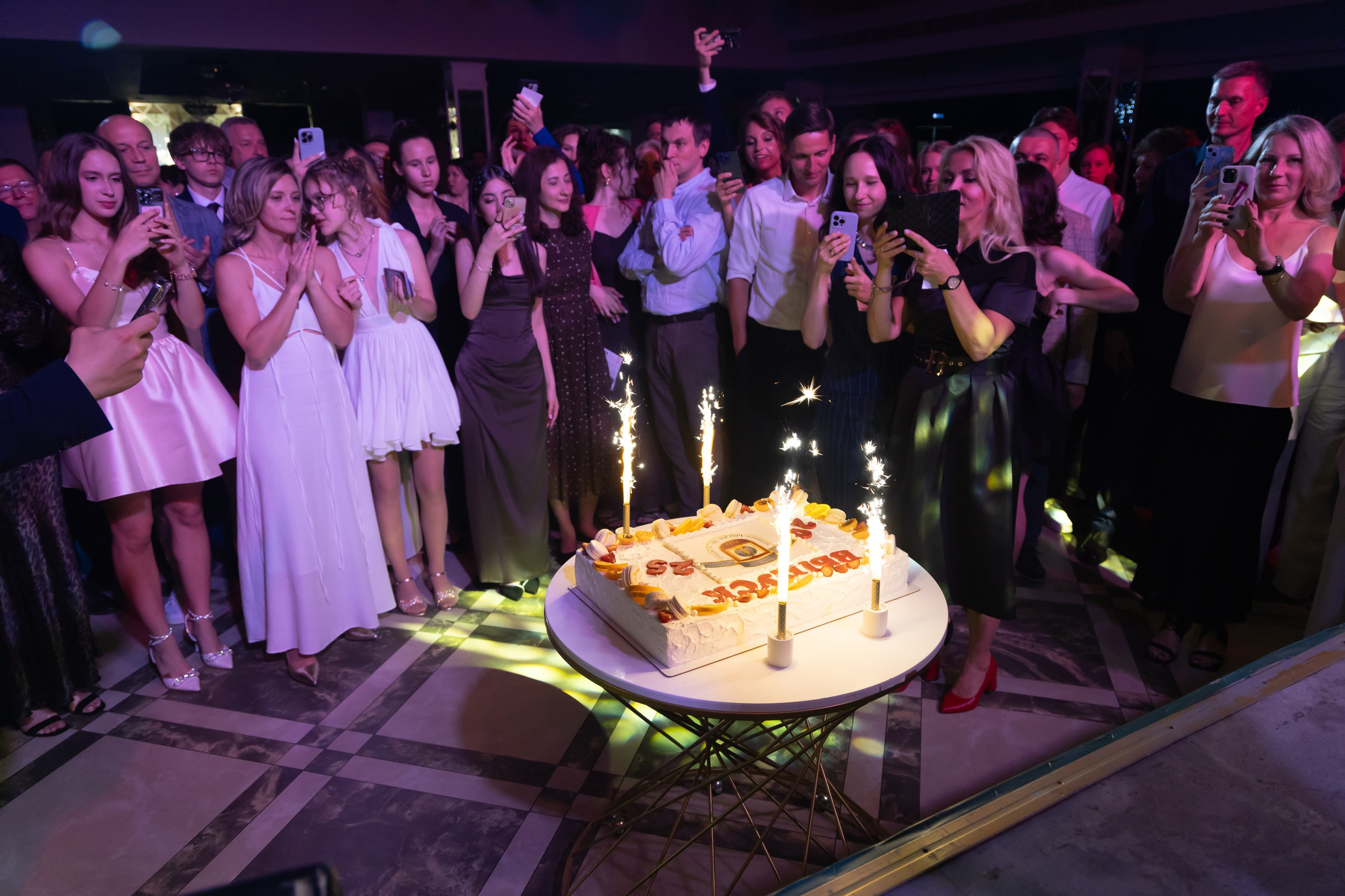 Выпускной: Гимназия1. Фотограф свадебный, репортажный, индивидуальный, фото для маркетплейсов, брендов, автосалонов