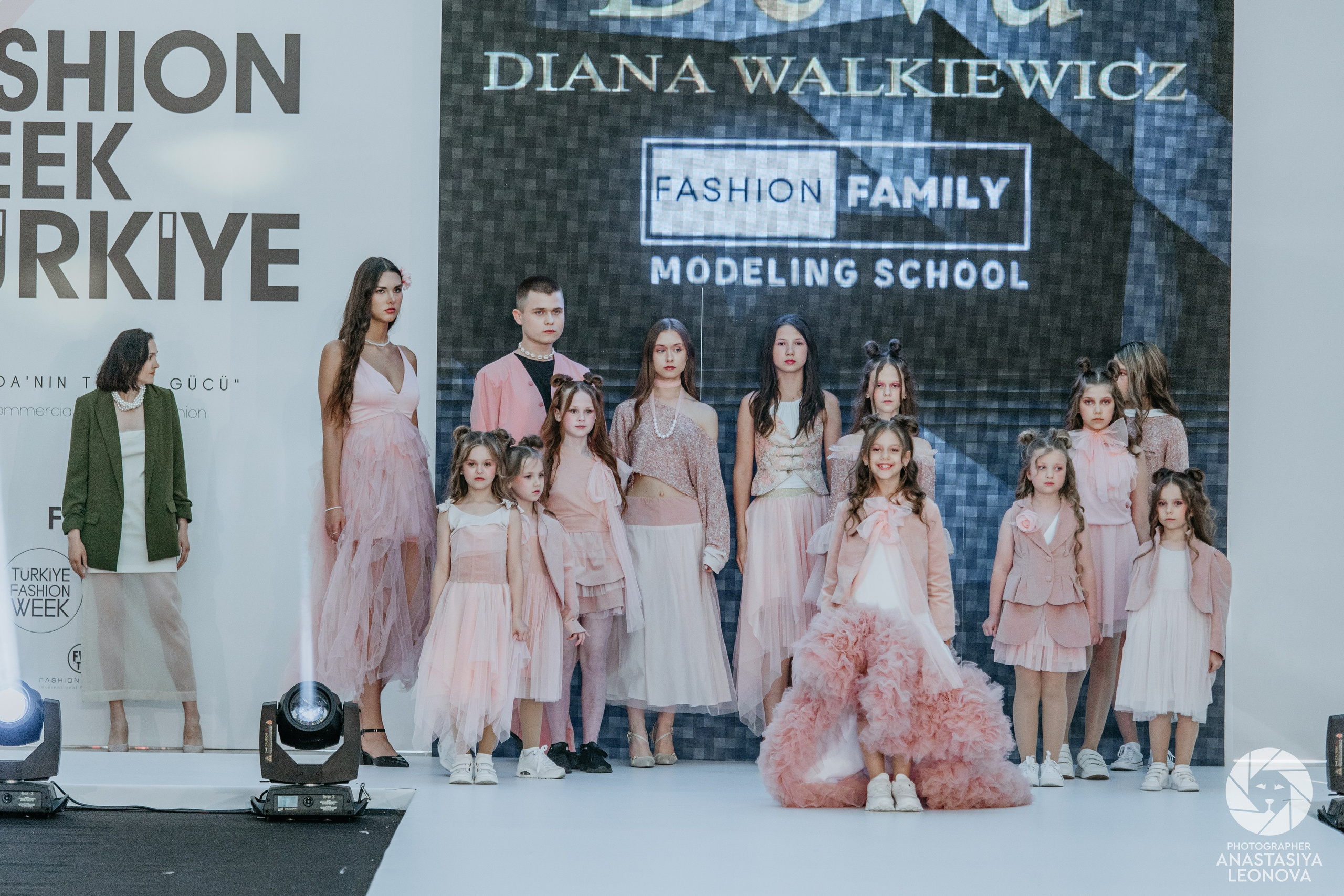 Fashion Week Türkiye [spring, 2025]. Anastasia Leonowa