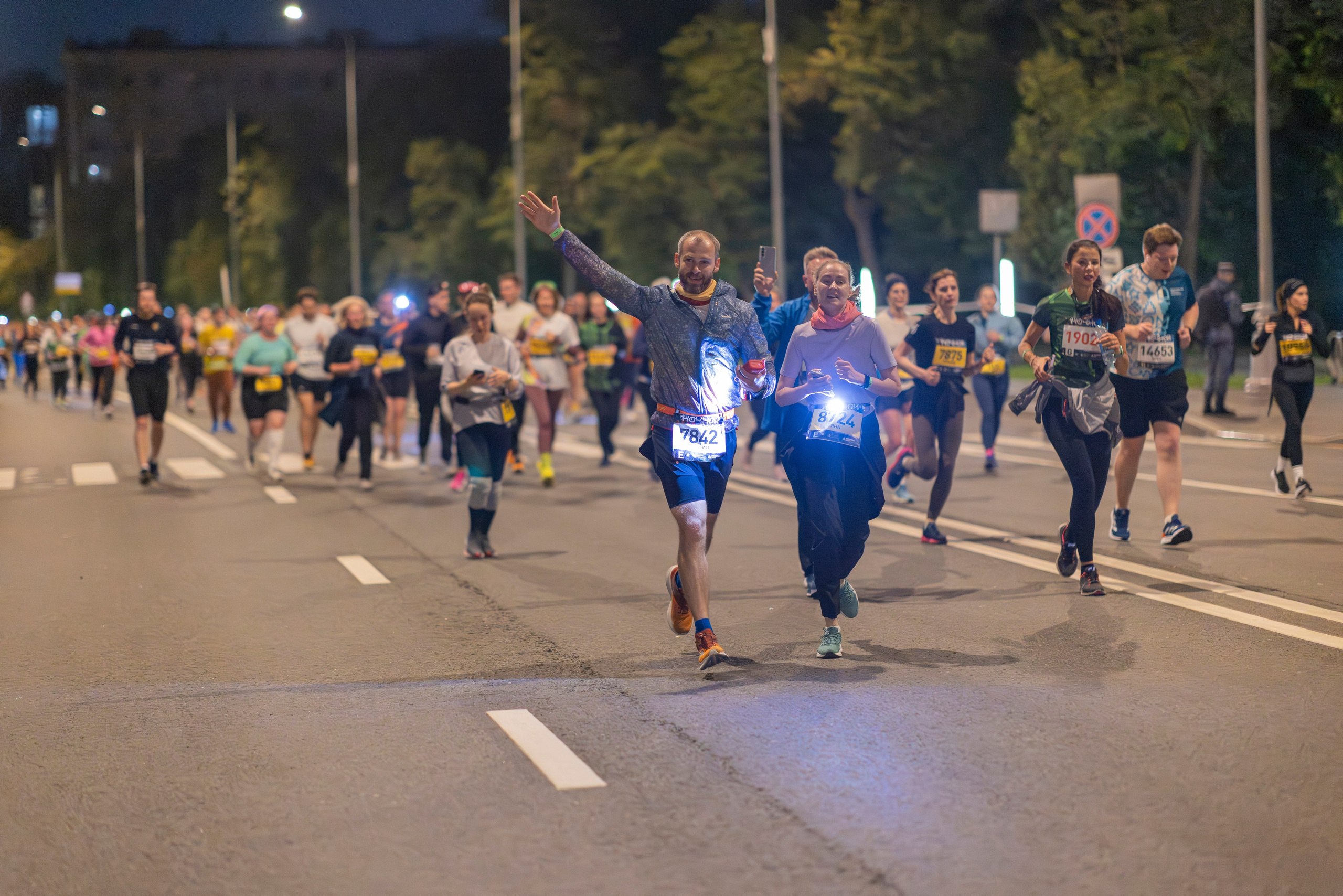 Ночной забег 2025. Фотограф Сергей Ловкий