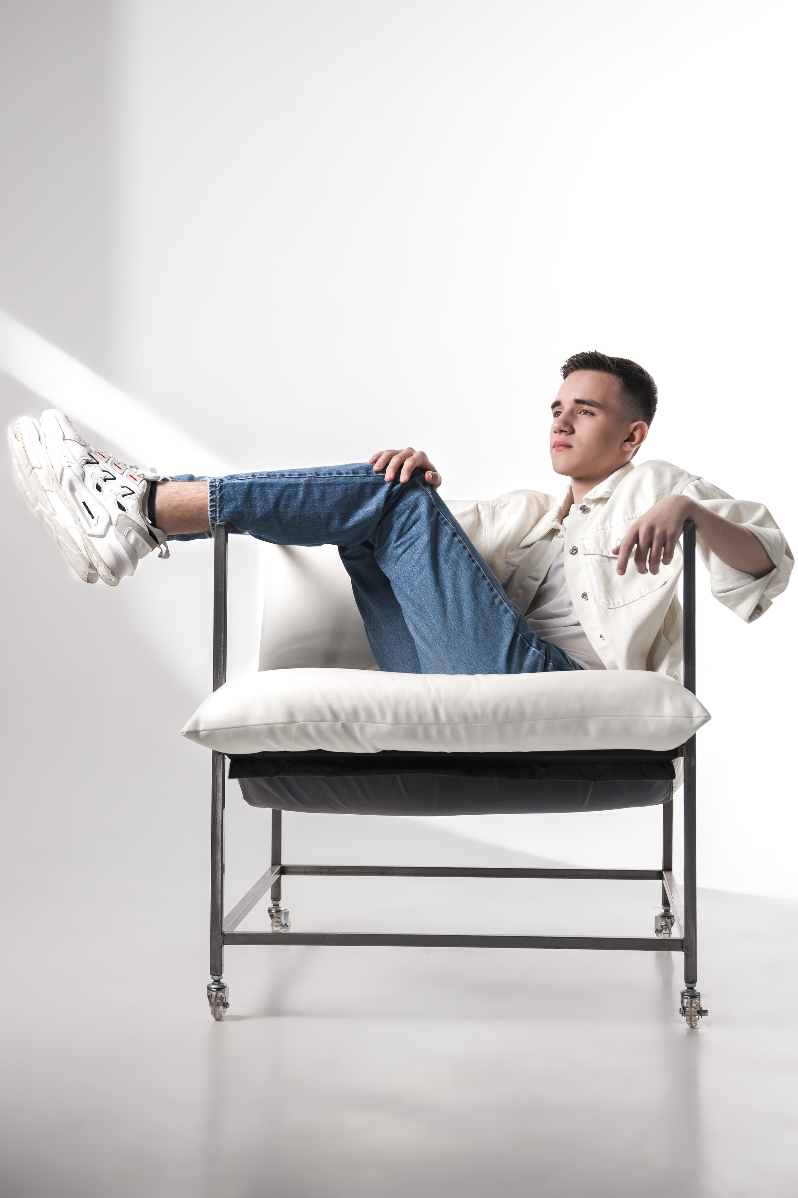 Мама и сын_циклорама. Фотограф Воронеж, Новая Усмань Мария Бублик