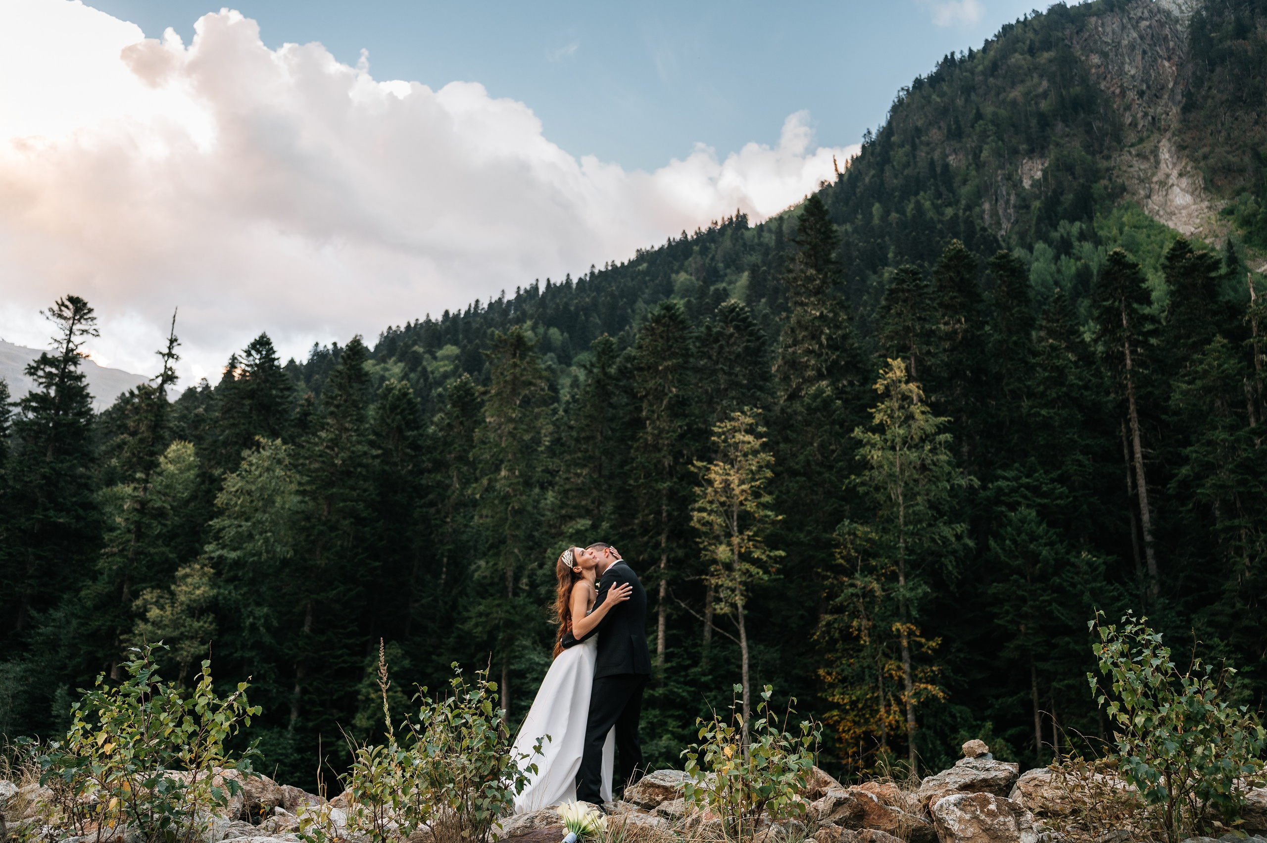 Горная свадьба Рината и Регины (09.09.24). Свадебный и travel фотограф в Волгограде, Сочи, Домбае, Европе
