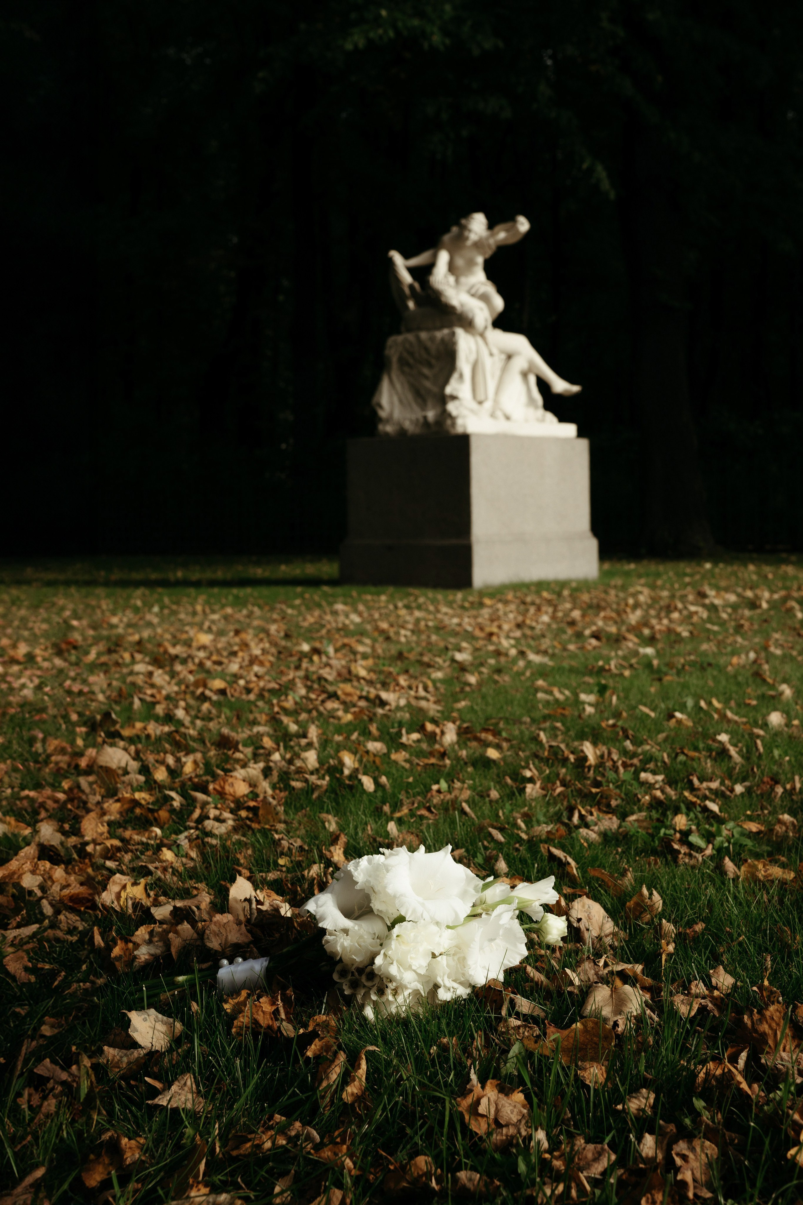 Однажды в летнем саду. Свадебный фотограф в Петербурге Таша Вайб