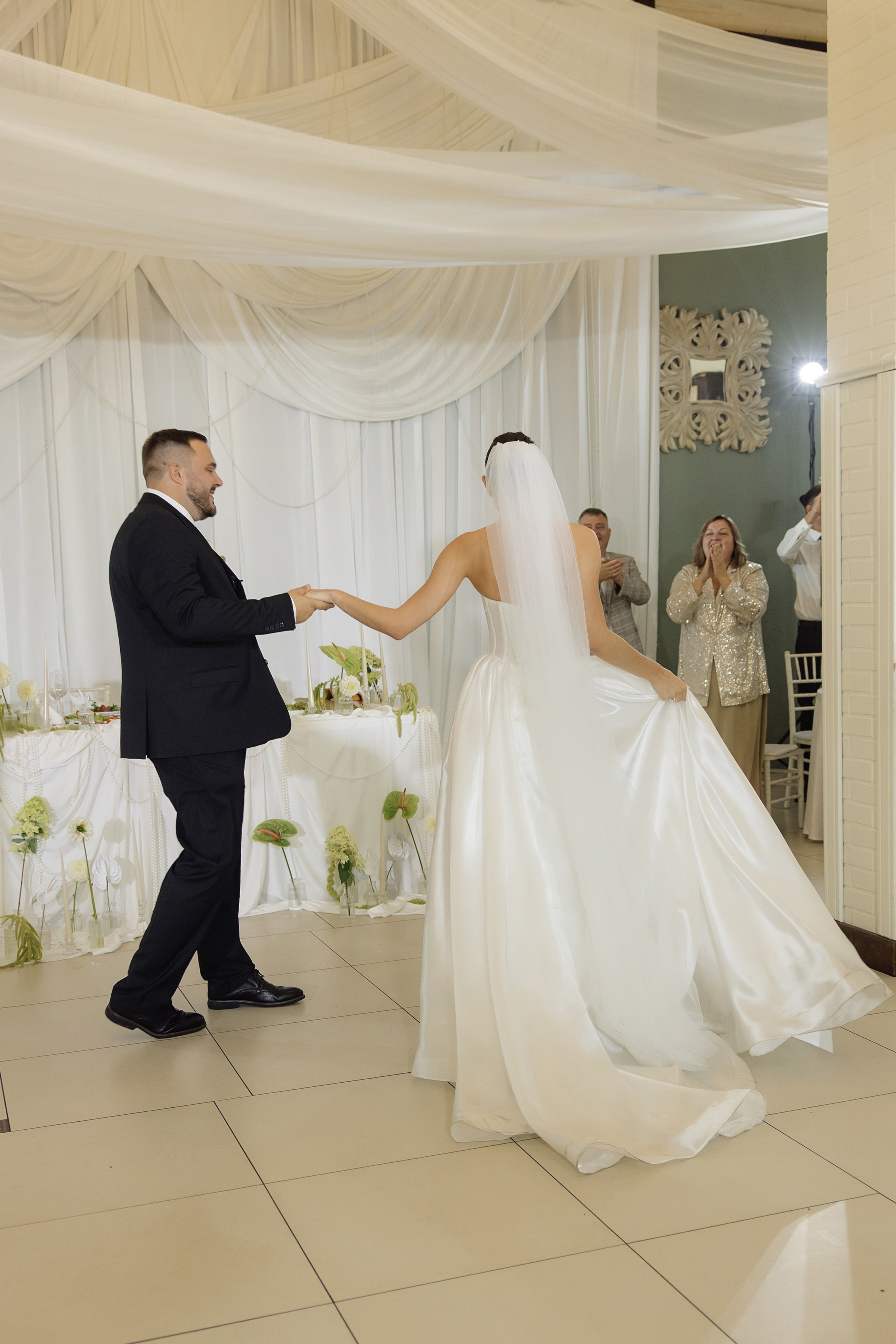 Ты рядом со мной, и это — самый чистый кайф! ♥. Свадебный фотограф Калининград