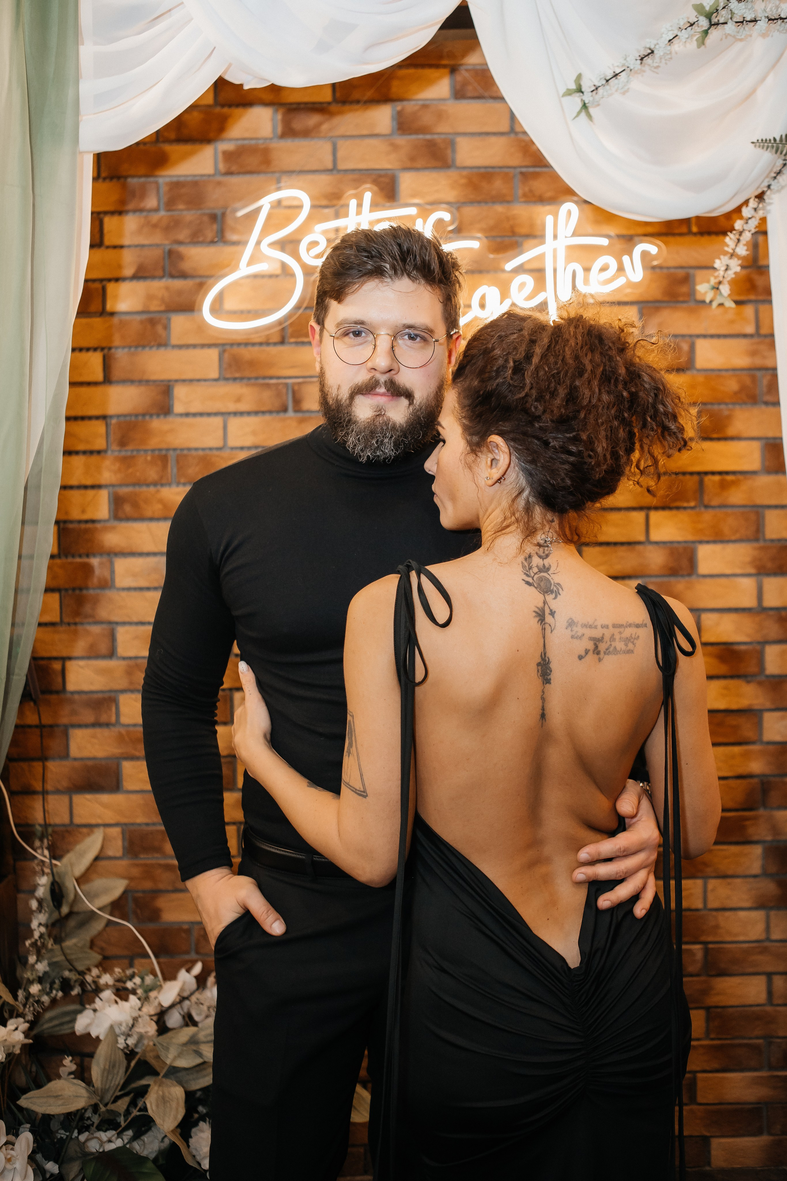 Фотосессия выездной регистрации в ресторане. Свадебный фотограф в Москве