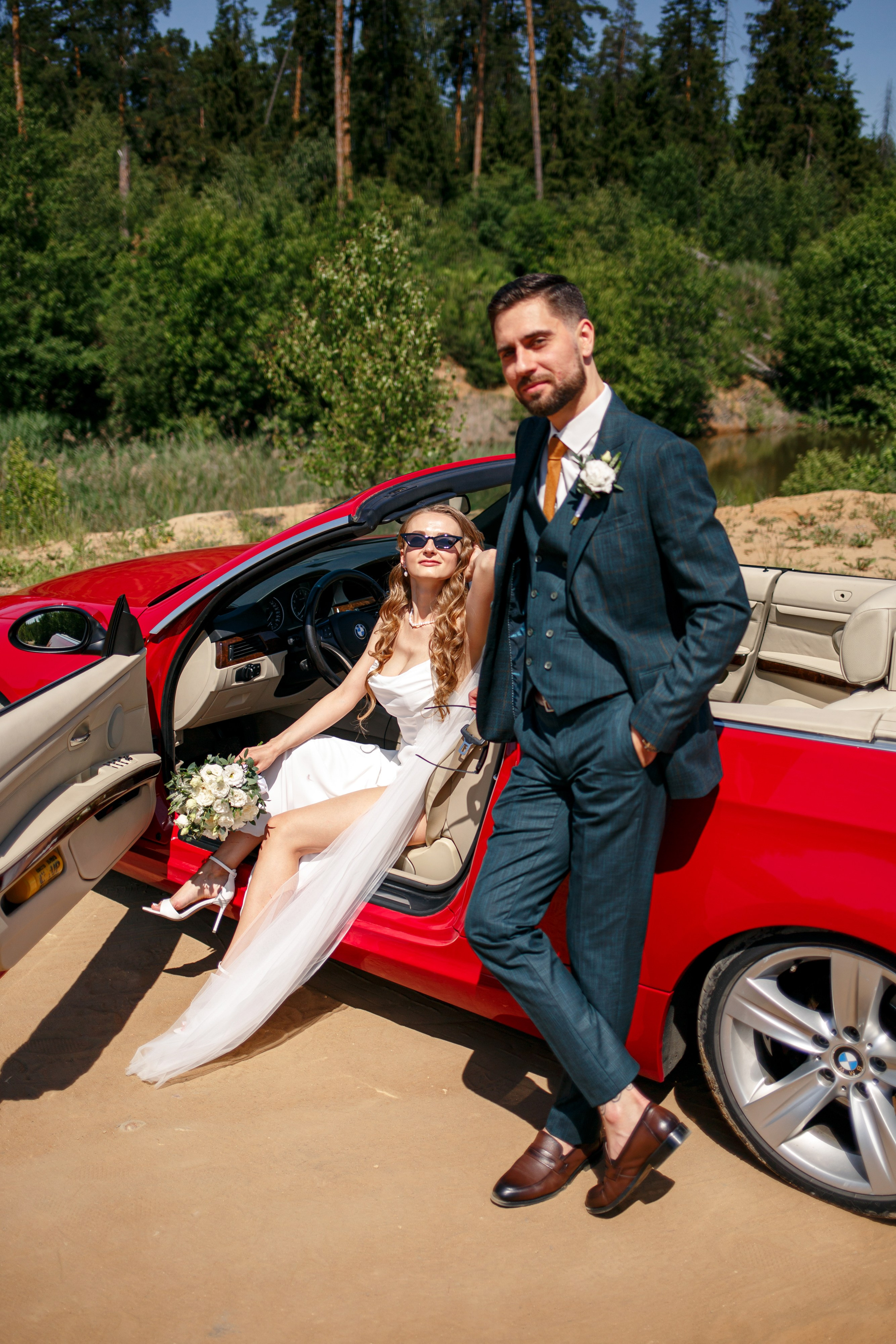 Свадебная фотосессия с кабриолетом и в загородном клубе Artiland. Свадебный фотограф Москва и МО Сергей Киржаев