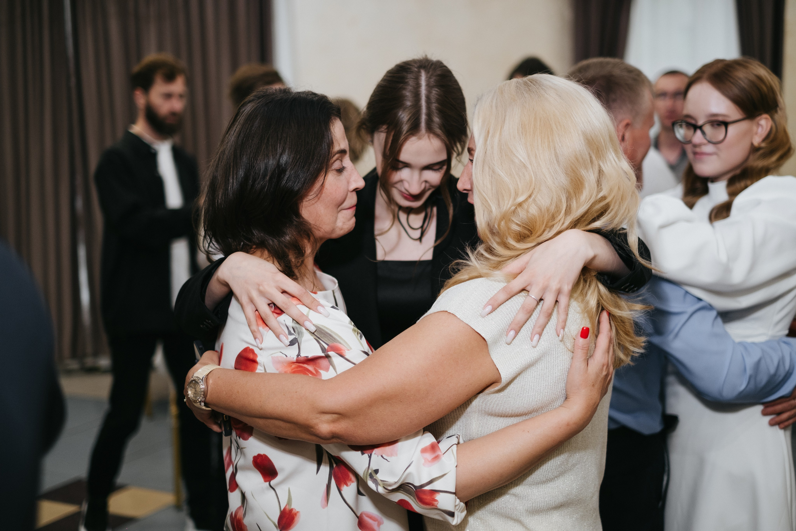 Выпускной 11 класс школы № 30. Свадебный и репортажной фотограф Денис Ожигин в Краснодаре и Краснодарском крае