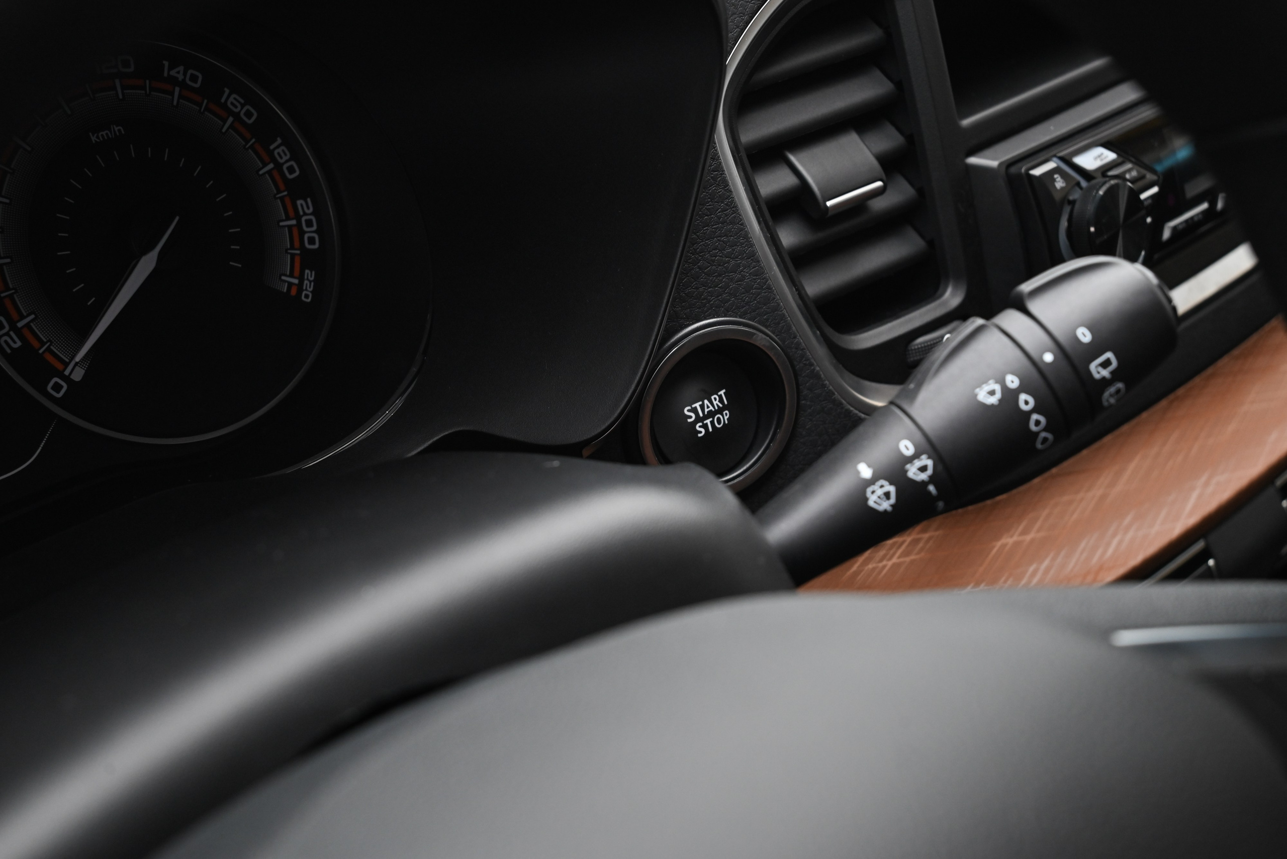 ЛУИДОР выставка. Свадебный и семейный фотограф в Уфе Александров Максим