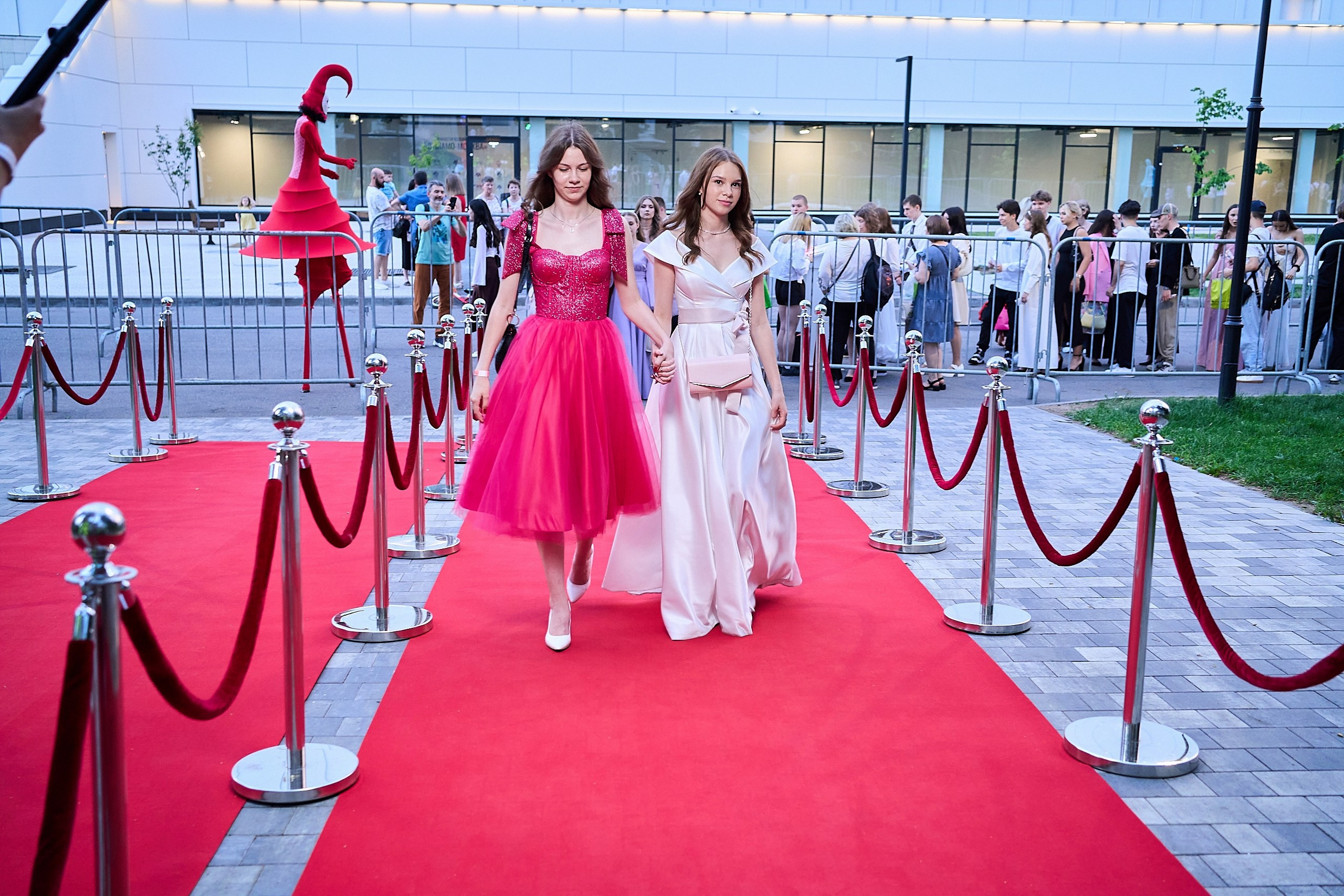 Выпускной 2024 концертный зал Академия ВТБ. Фотограф и Видеограф в Москве. Олег Корушев