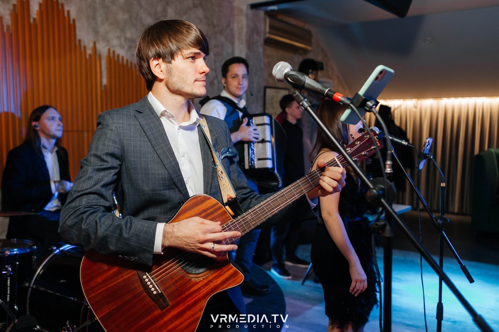 Открытие караоке-зала в «Империи»