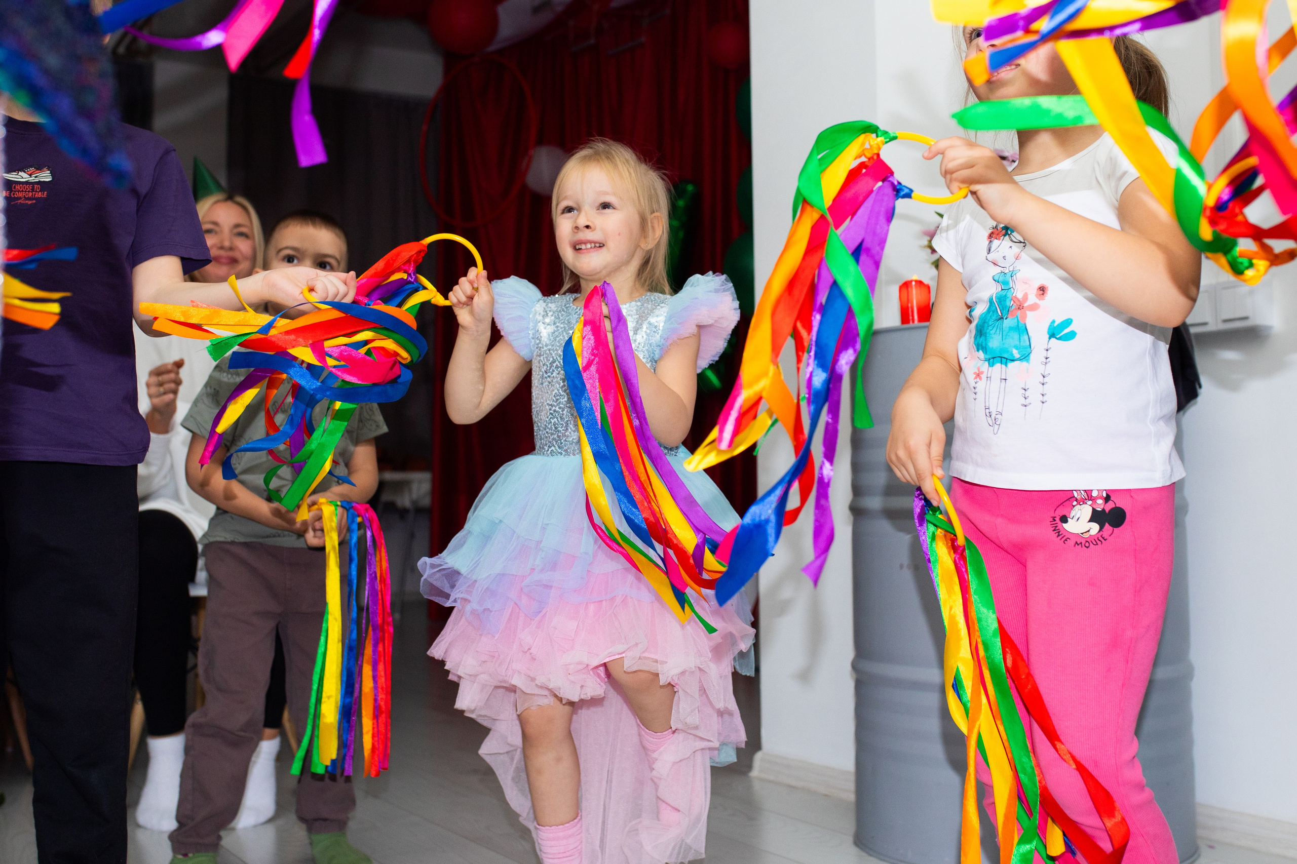 Гринч или как выключили свет в лофте вечером) атмосферные фото детского праздника со свечами и фонариками. Фотограф в Новосибирске Ася Зверева