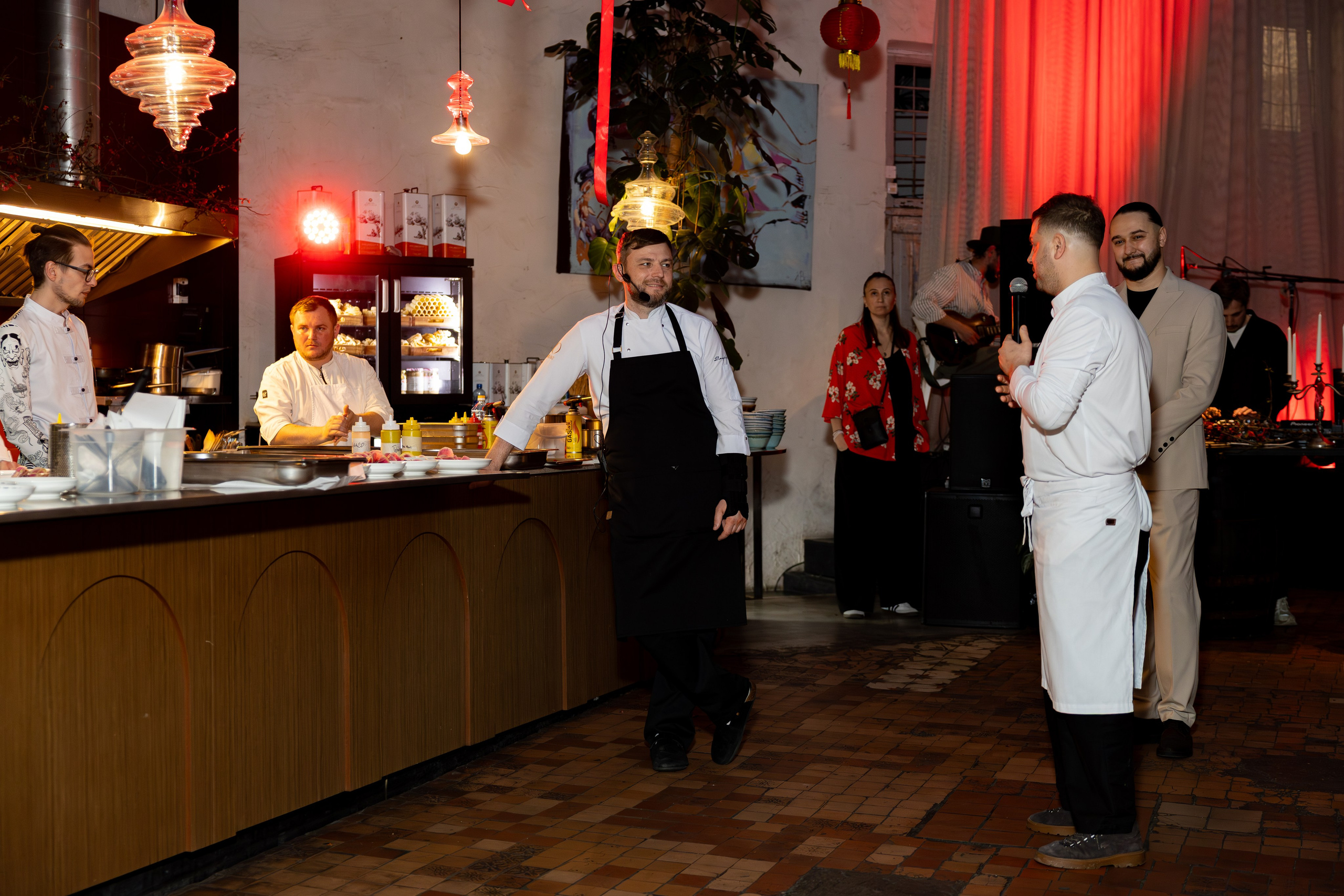 Азия в Гастродворе. Дженбаз Павел — фотограф в Ялте