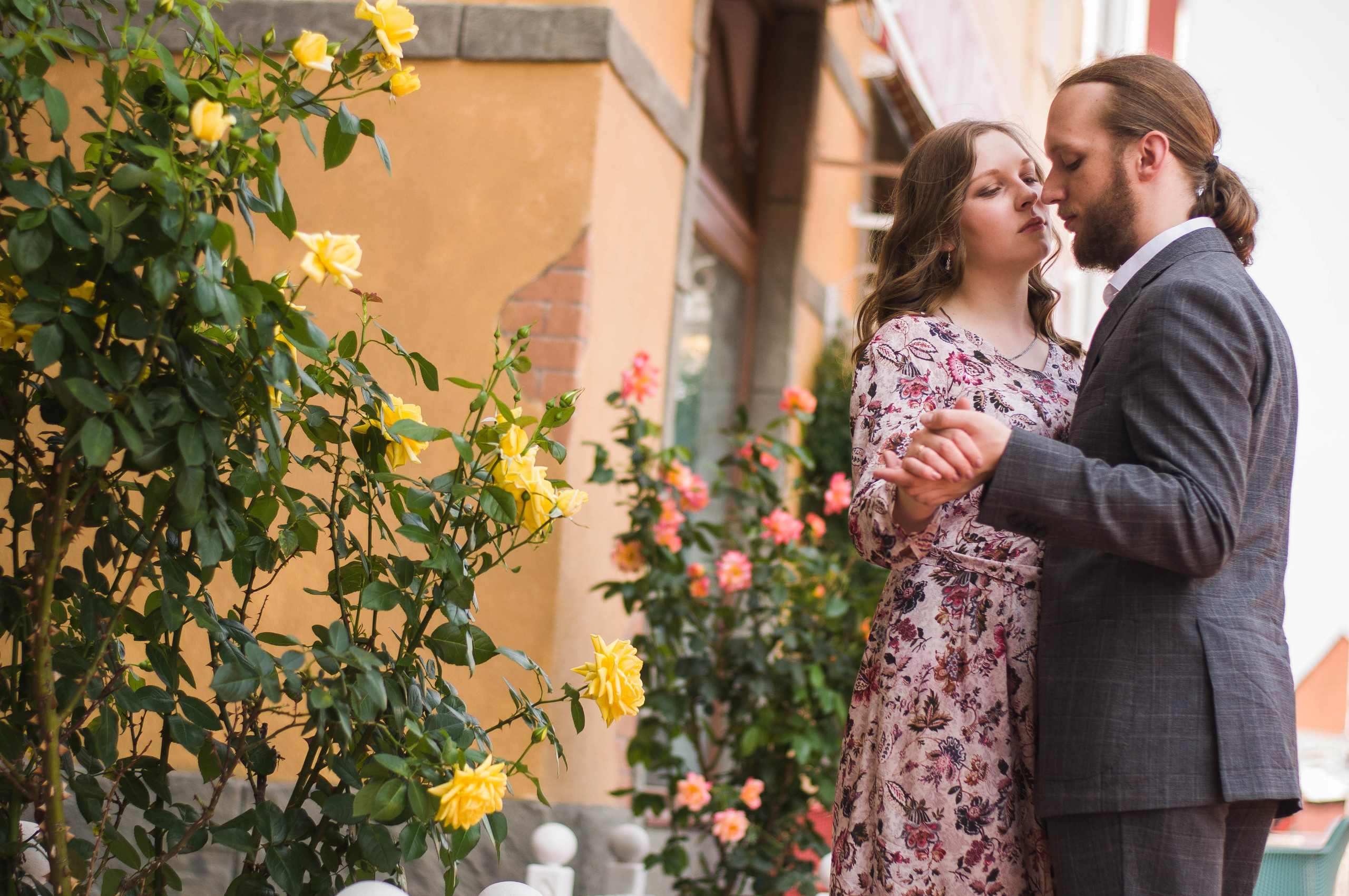 Красивая фотосессия пары на природе и в студии Лейпциг. Семейный и свадебный фотограф в Рязани Виктория Андреева