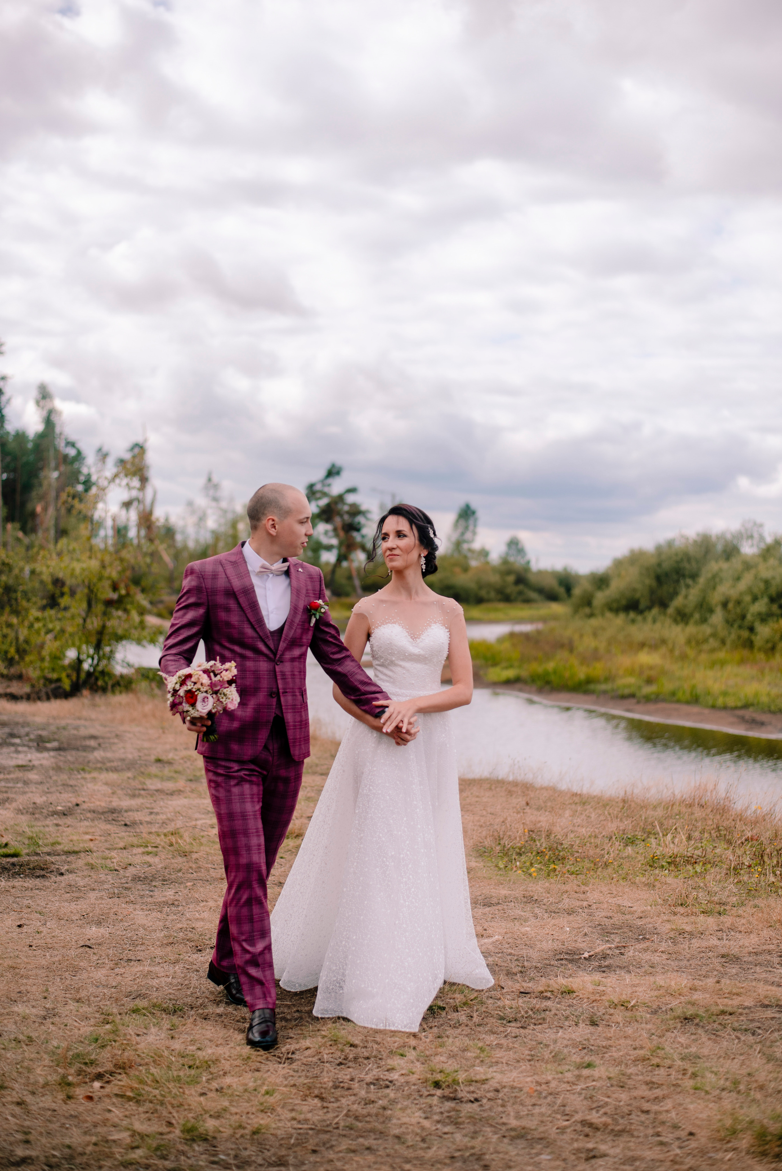 свадьба в ягодном цвете, в розовом цвете, свадьба летом на природе