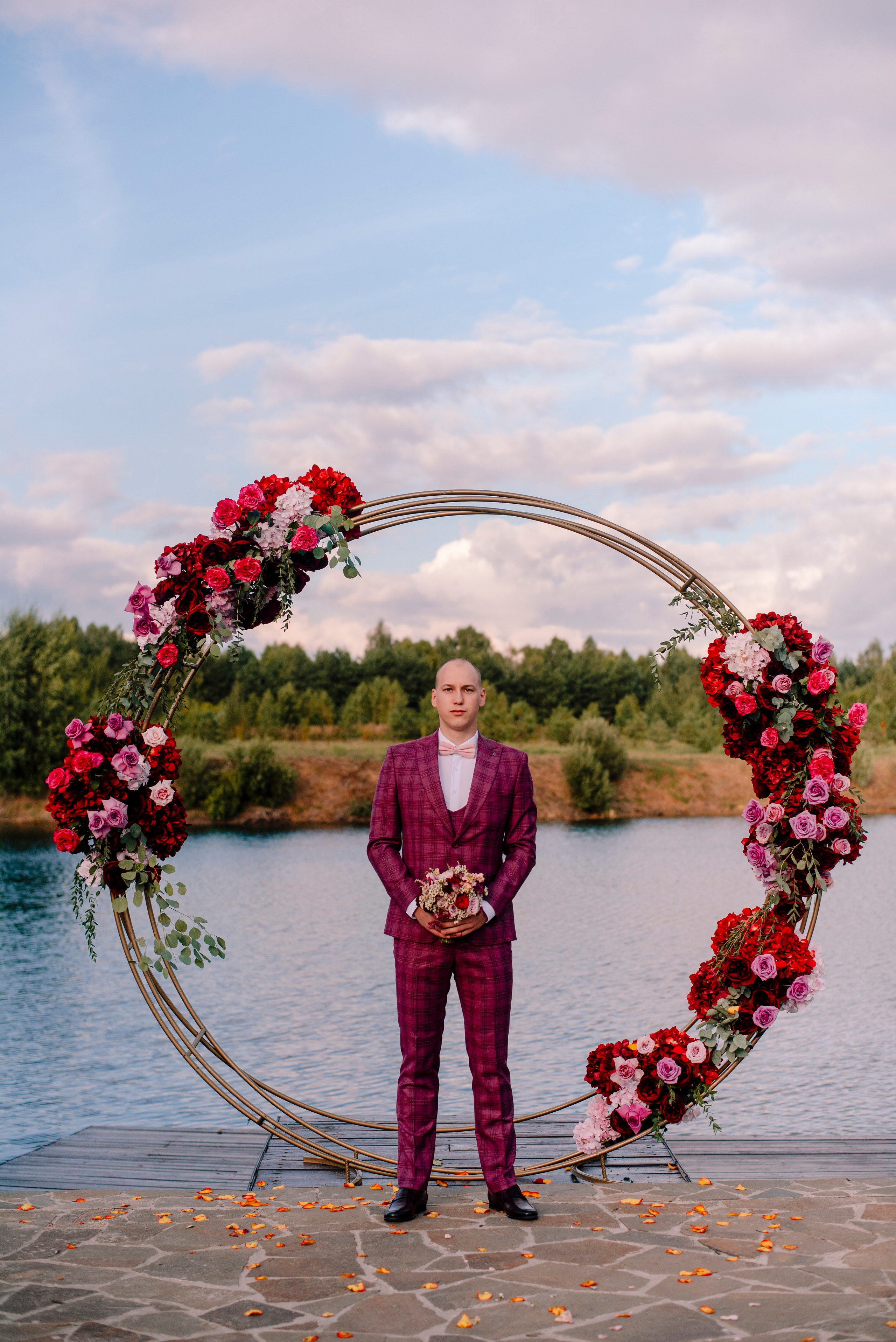 свадьба в ягодном цвете, в розовом цвете, свадьба летом на природе