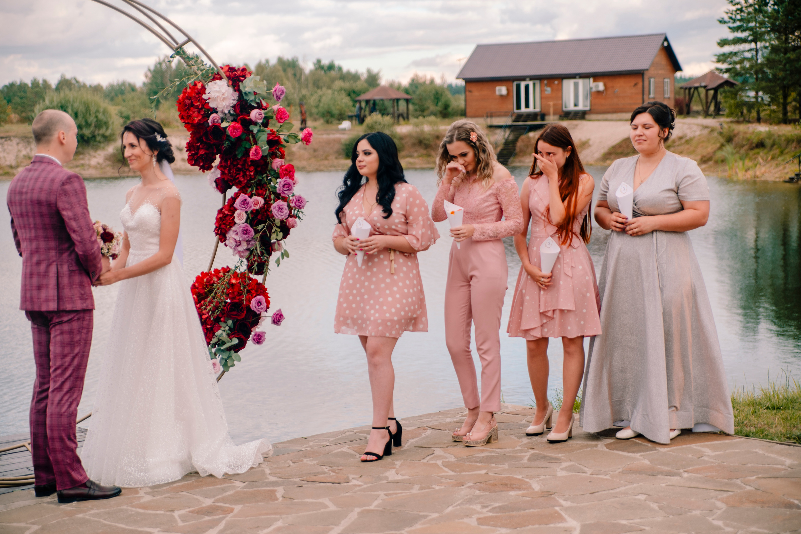 свадьба в ягодном цвете, в розовом цвете, свадьба летом на природе