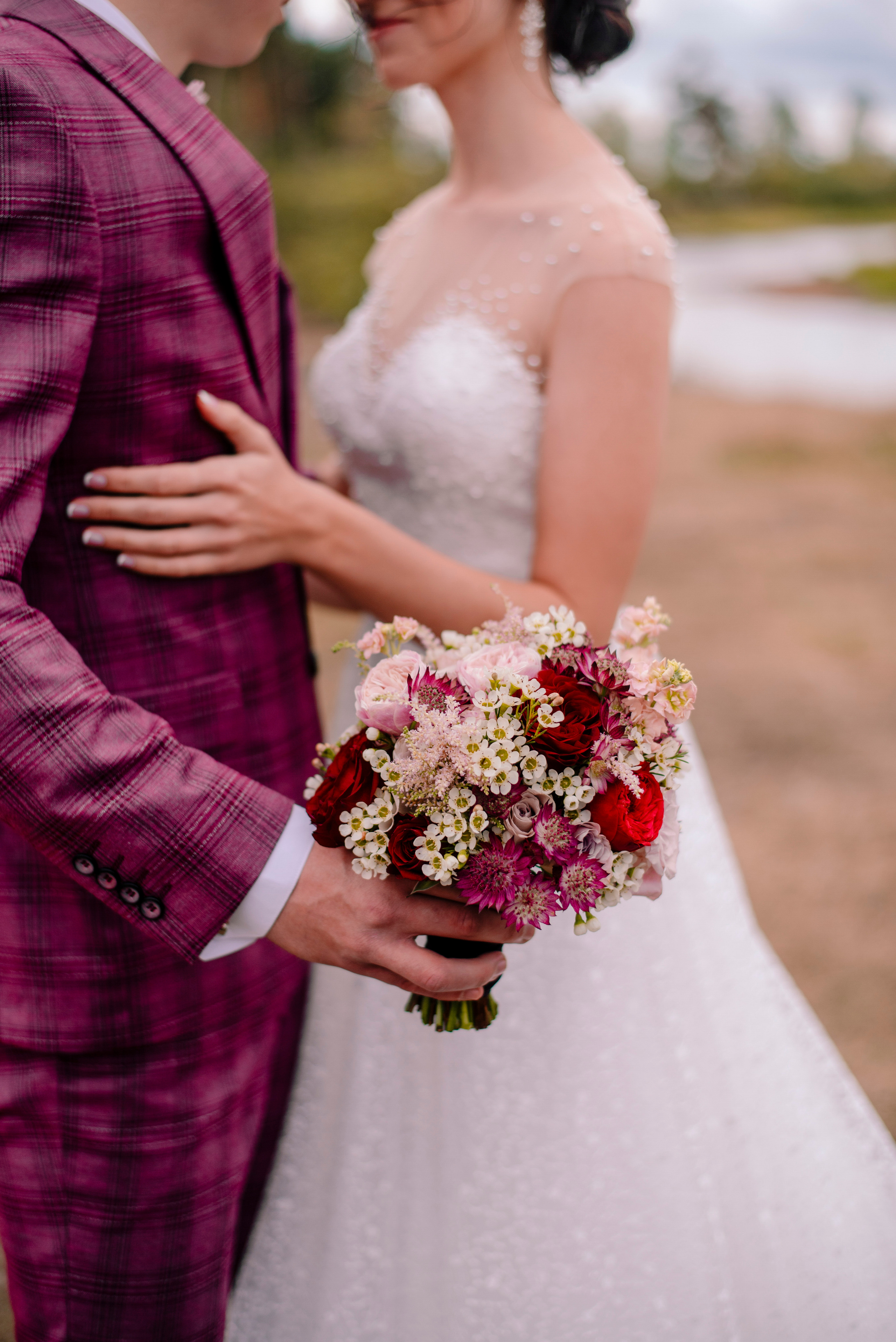 свадьба в ягодном цвете, в розовом цвете, свадьба летом на природе