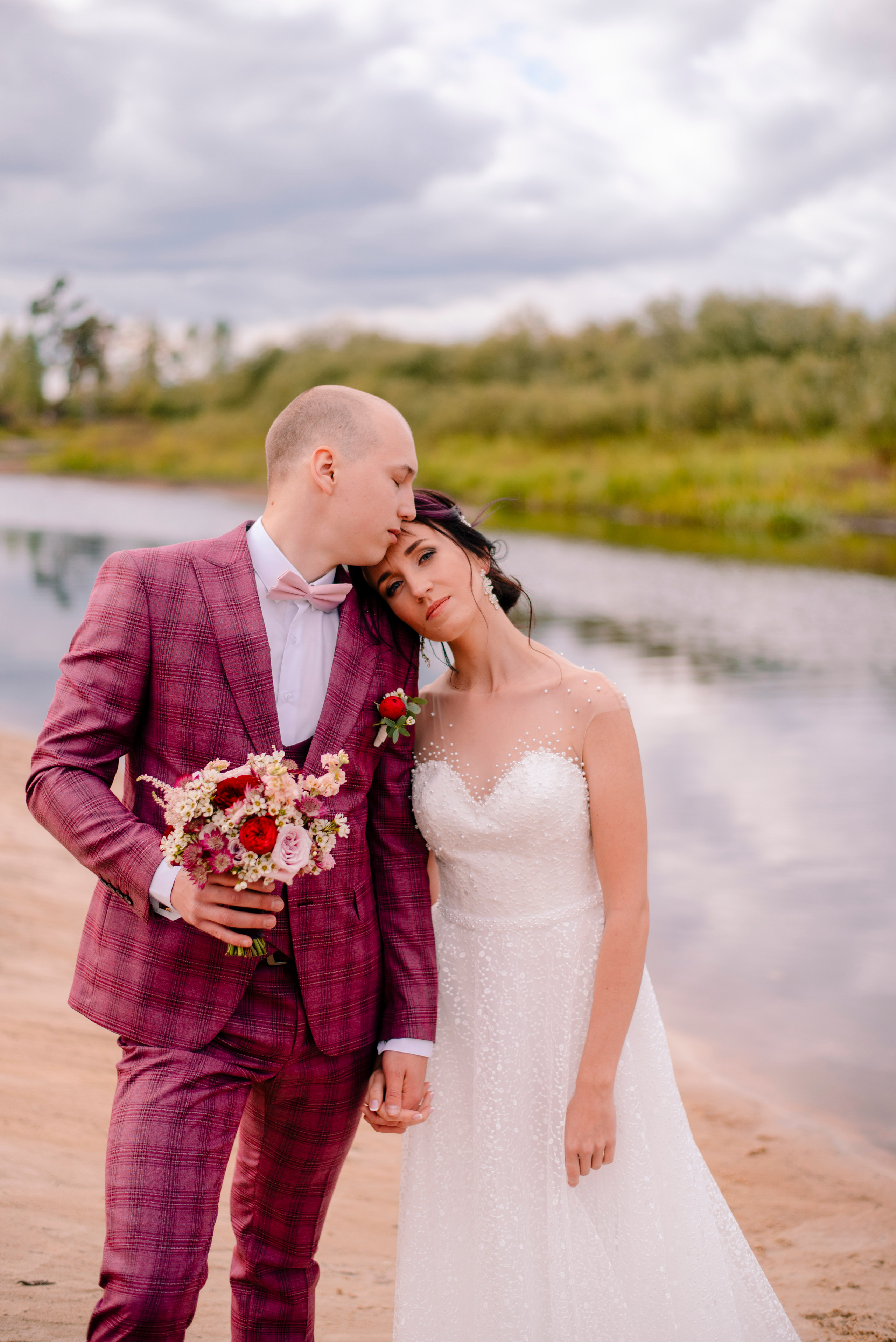 свадьба в ягодном цвете, в розовом цвете, свадьба летом на природе