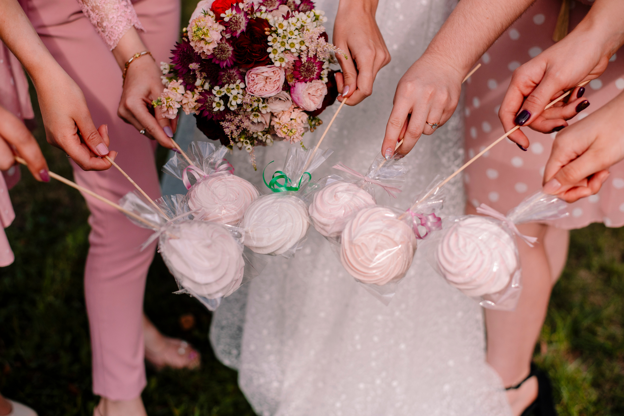 свадьба в ягодном цвете, в розовом цвете, свадьба летом на природе