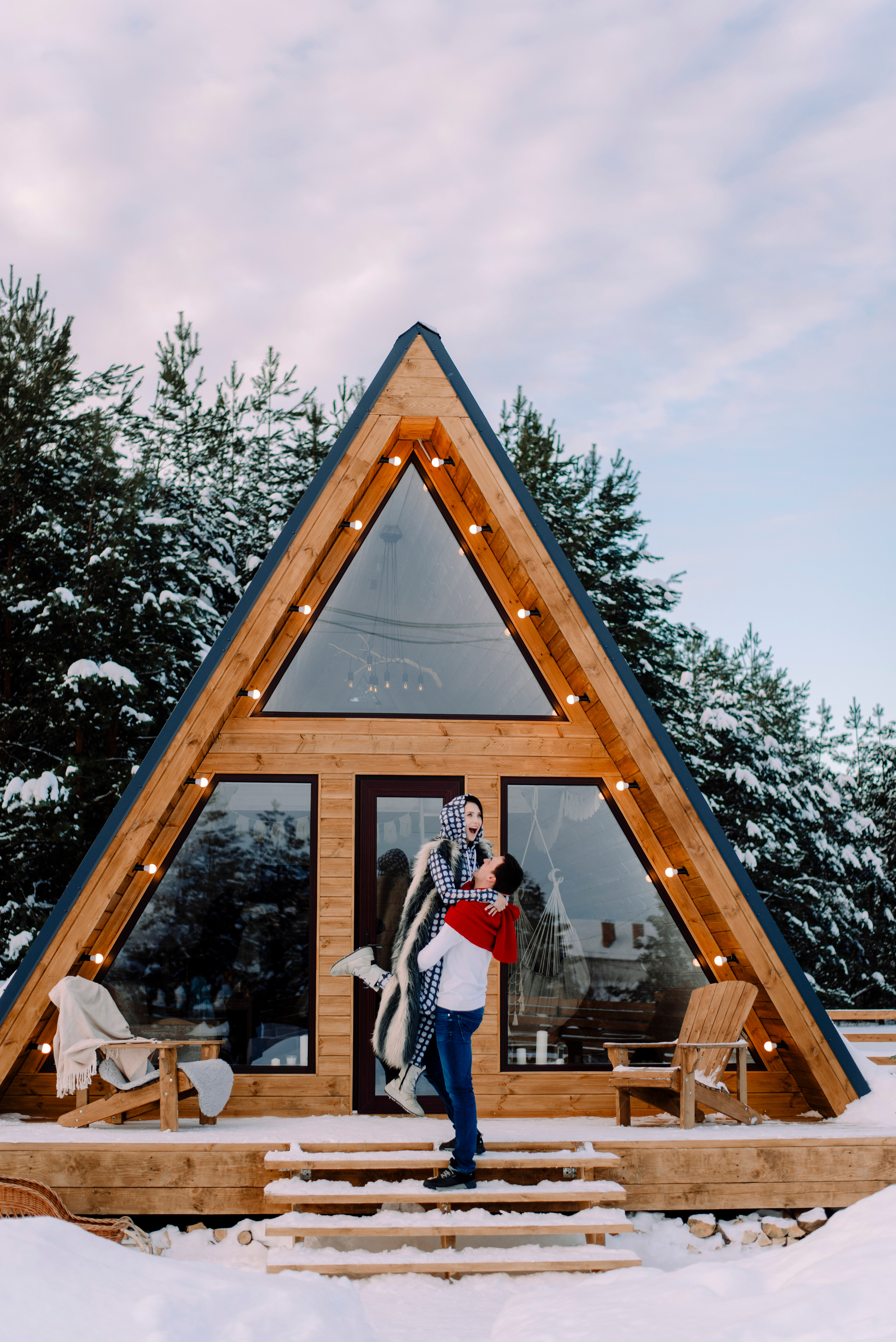зимняя фотосессия в домике на природе