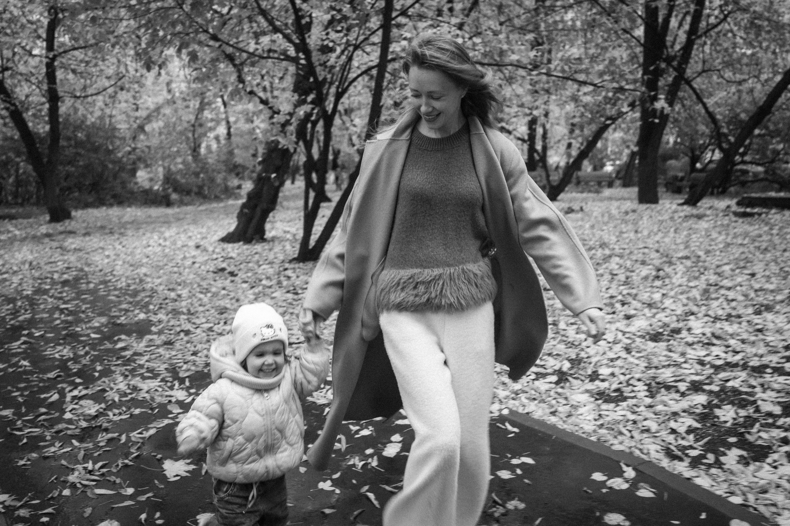 Осенняя фотосессия в Москве (во дворе дома)). Фотограф на роды Москва. Фотограф новорожденных Москва